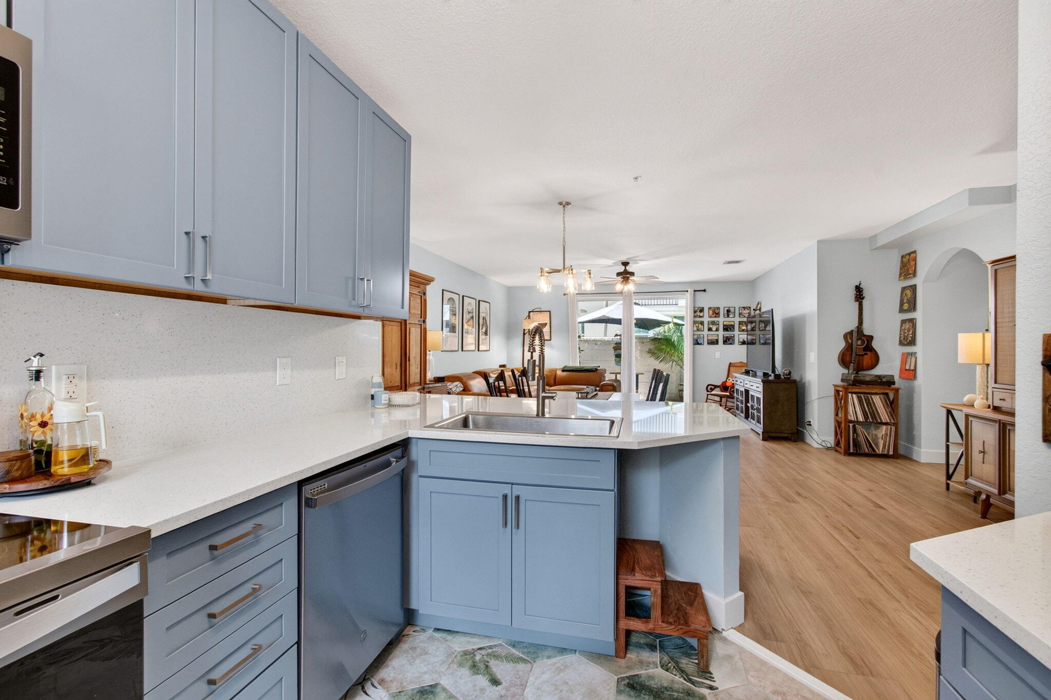 311 Bayfront Drive Property Photo 16
