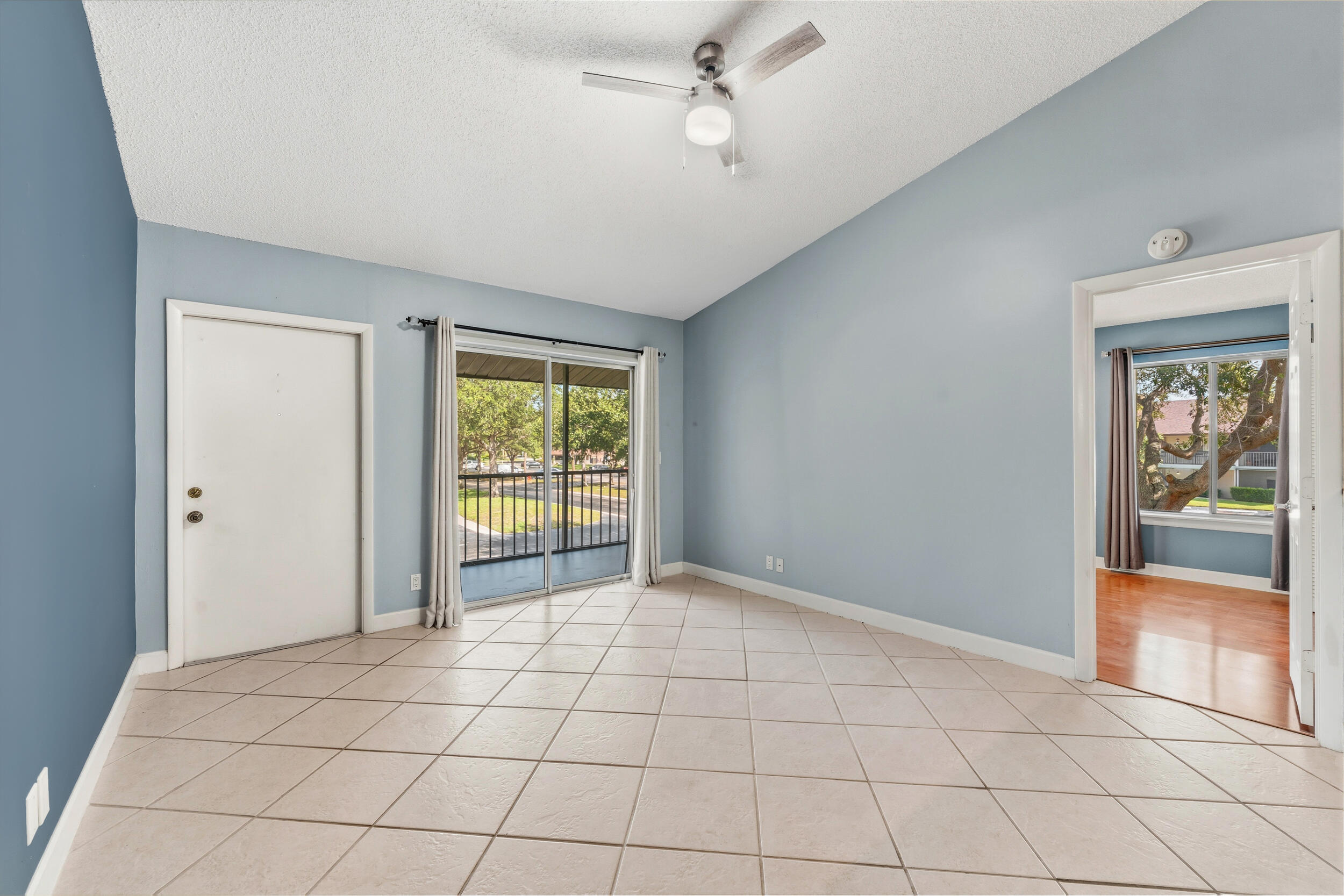 6314 Chasewood Drive E Property Photo 2