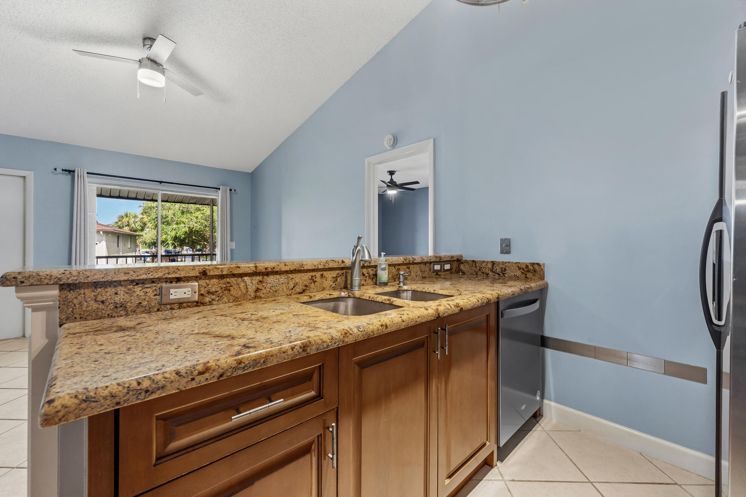 6314 Chasewood Drive E Property Photo 8