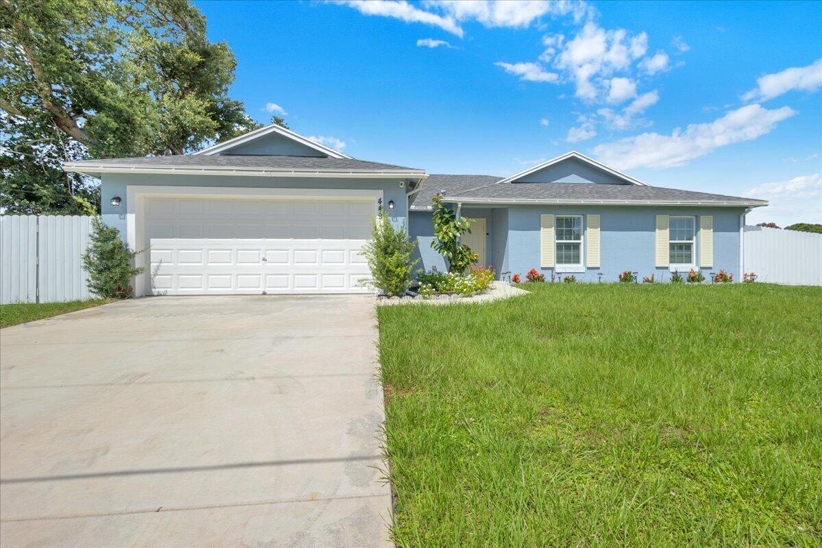 449 SE Whitmore Drive Property Photo 1