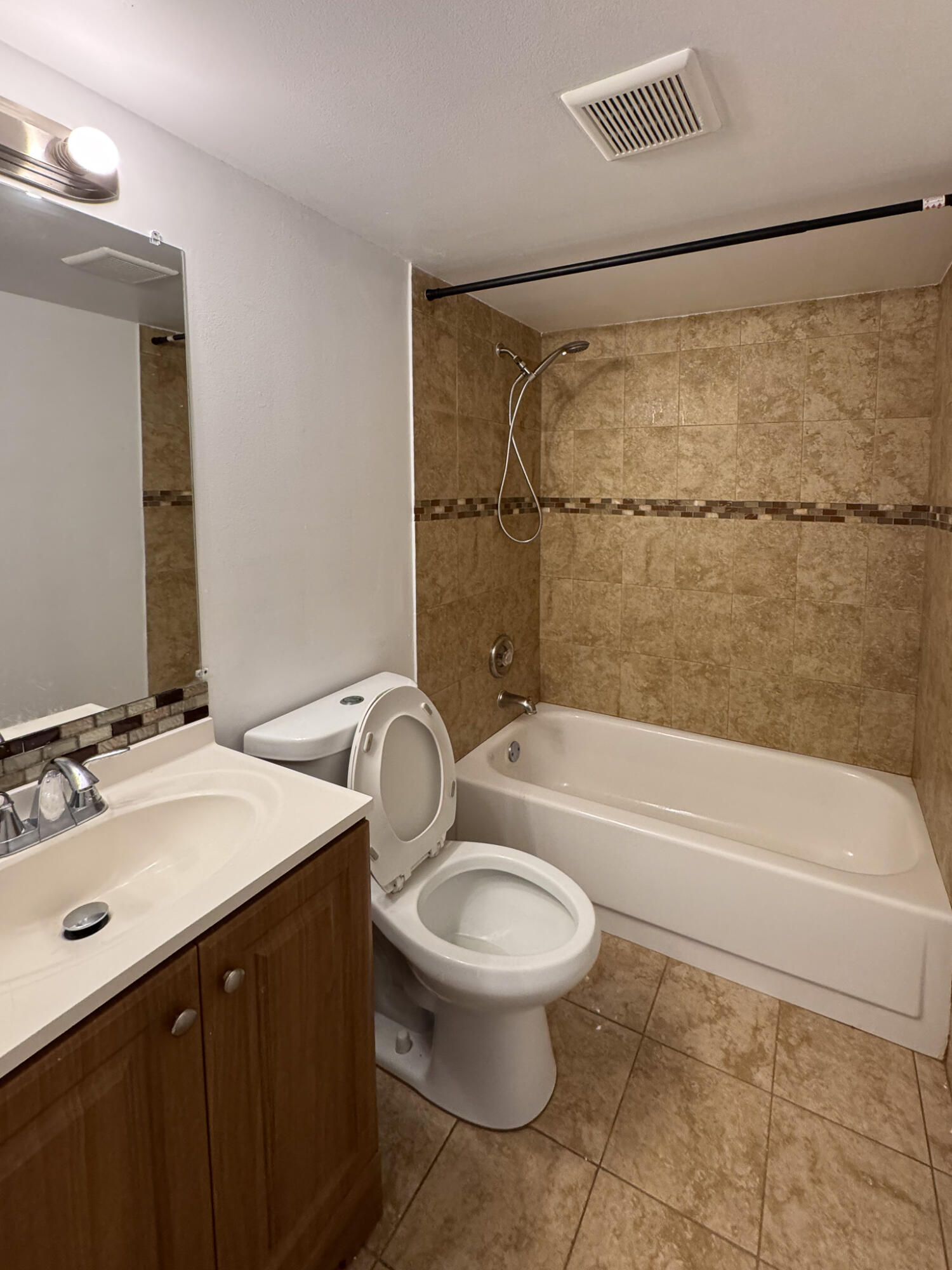 4166 Inverrary Drive 104 Property Photo 6