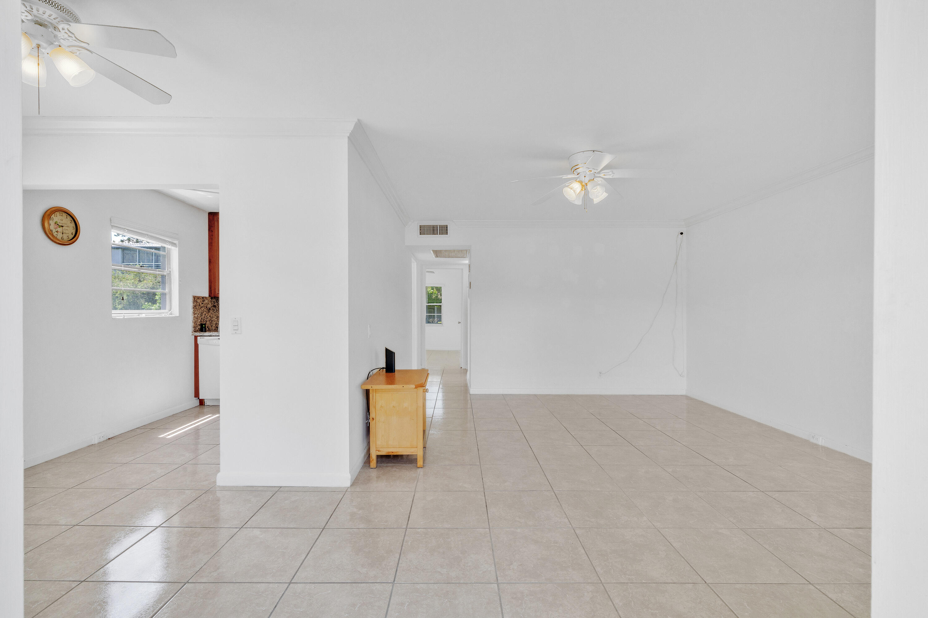 169 Suffolk E Property Photo 5