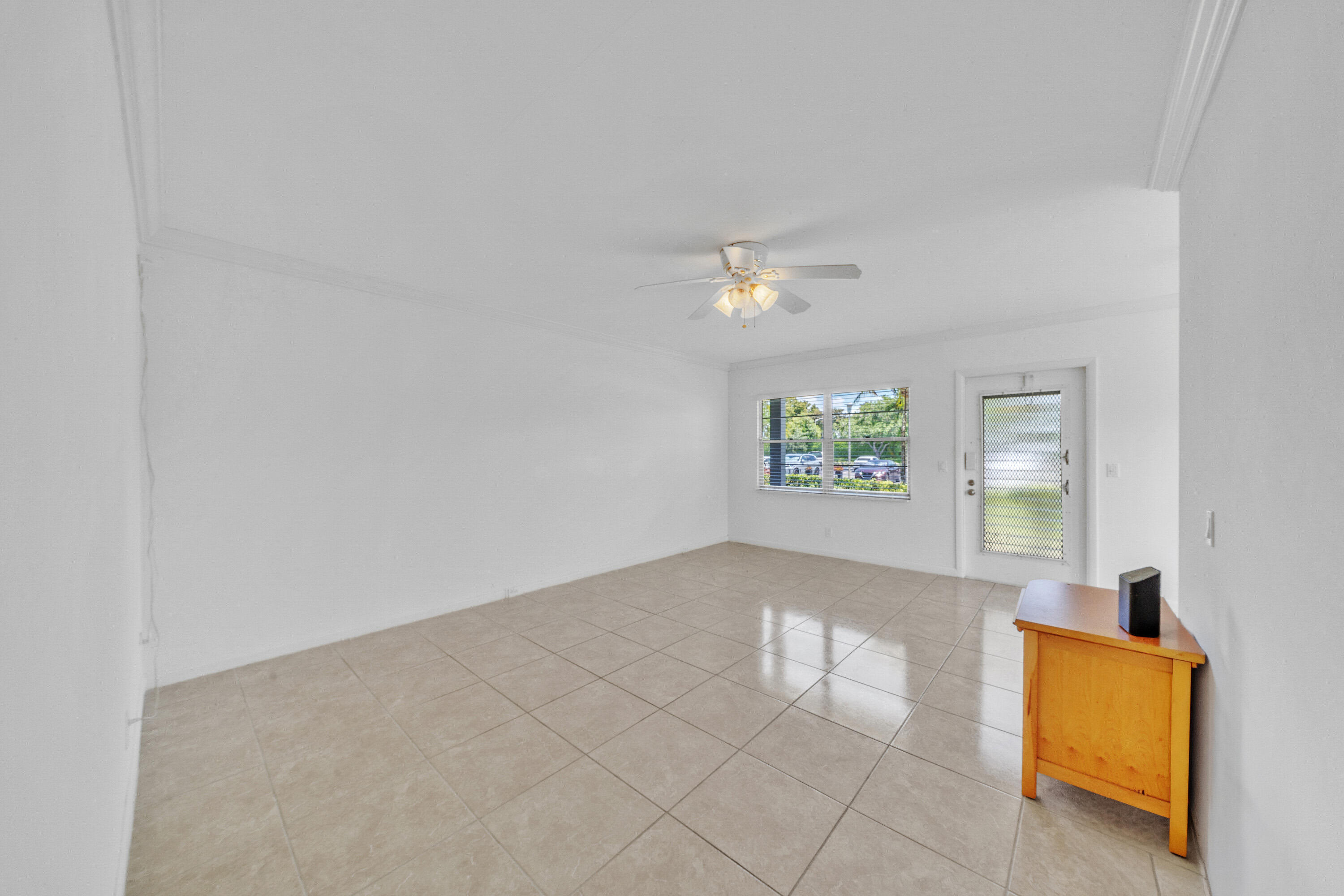 169 Suffolk E Property Photo 13
