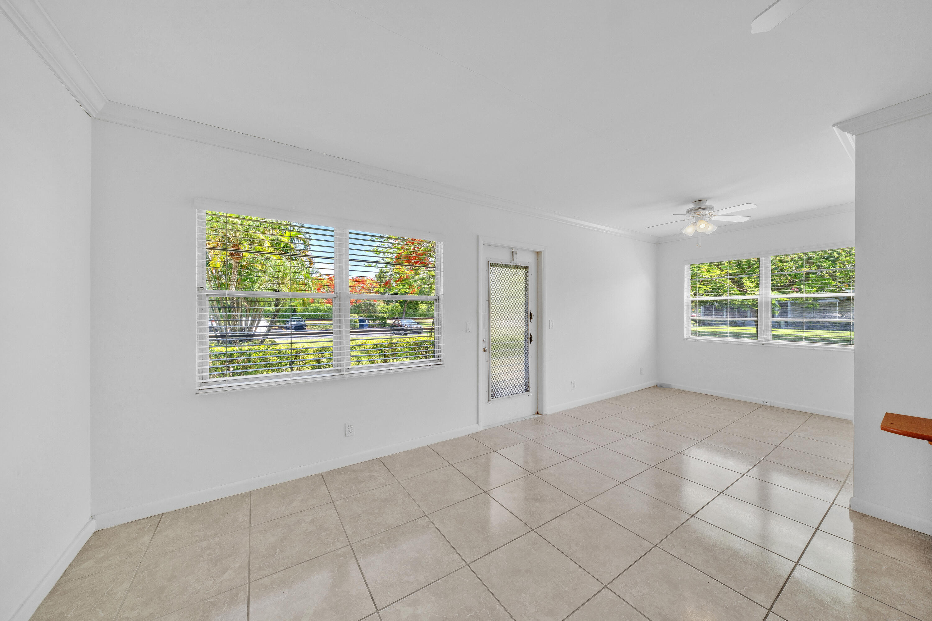 169 Suffolk E Property Photo 14