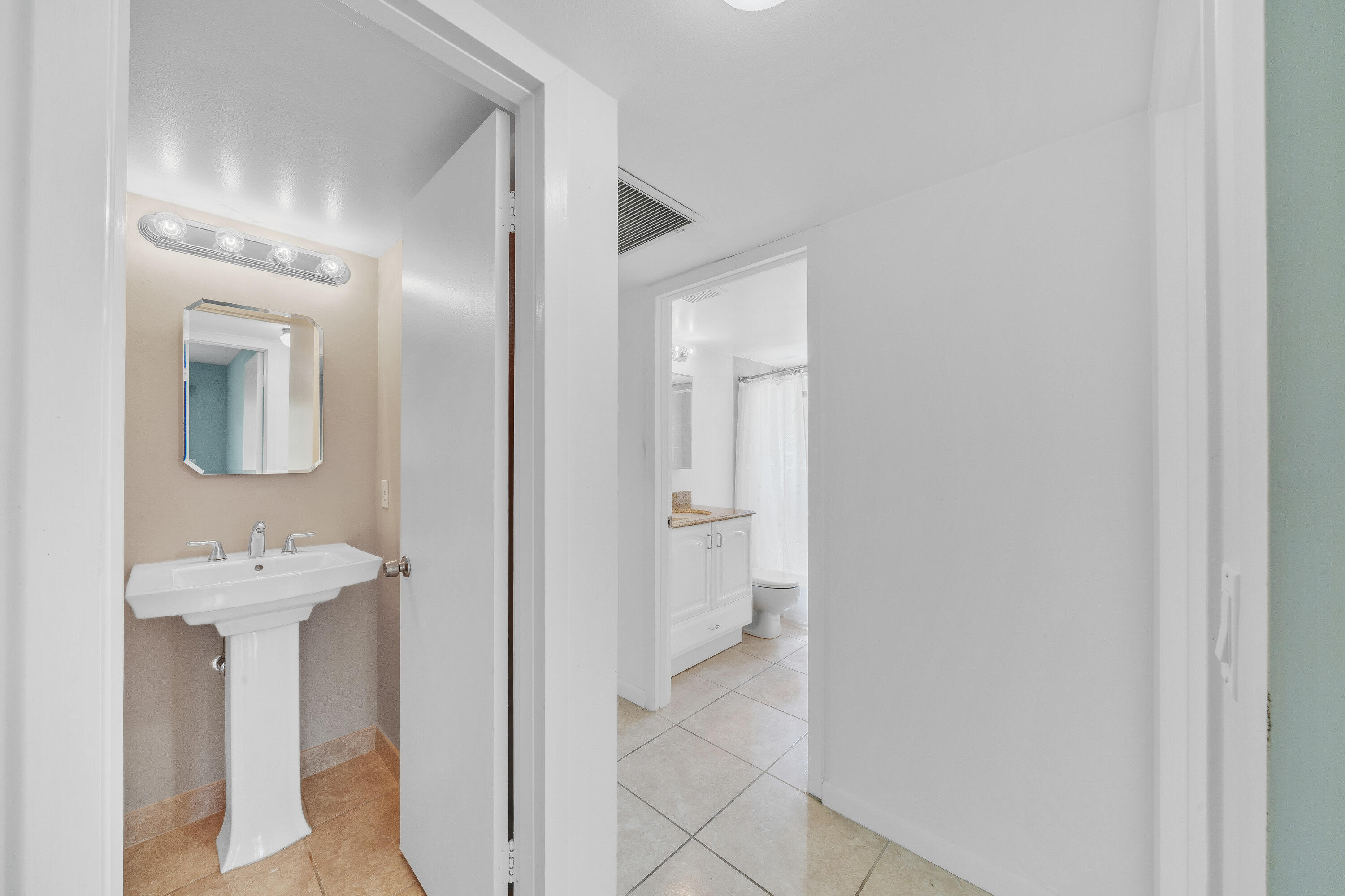 169 Suffolk E Property Photo 21