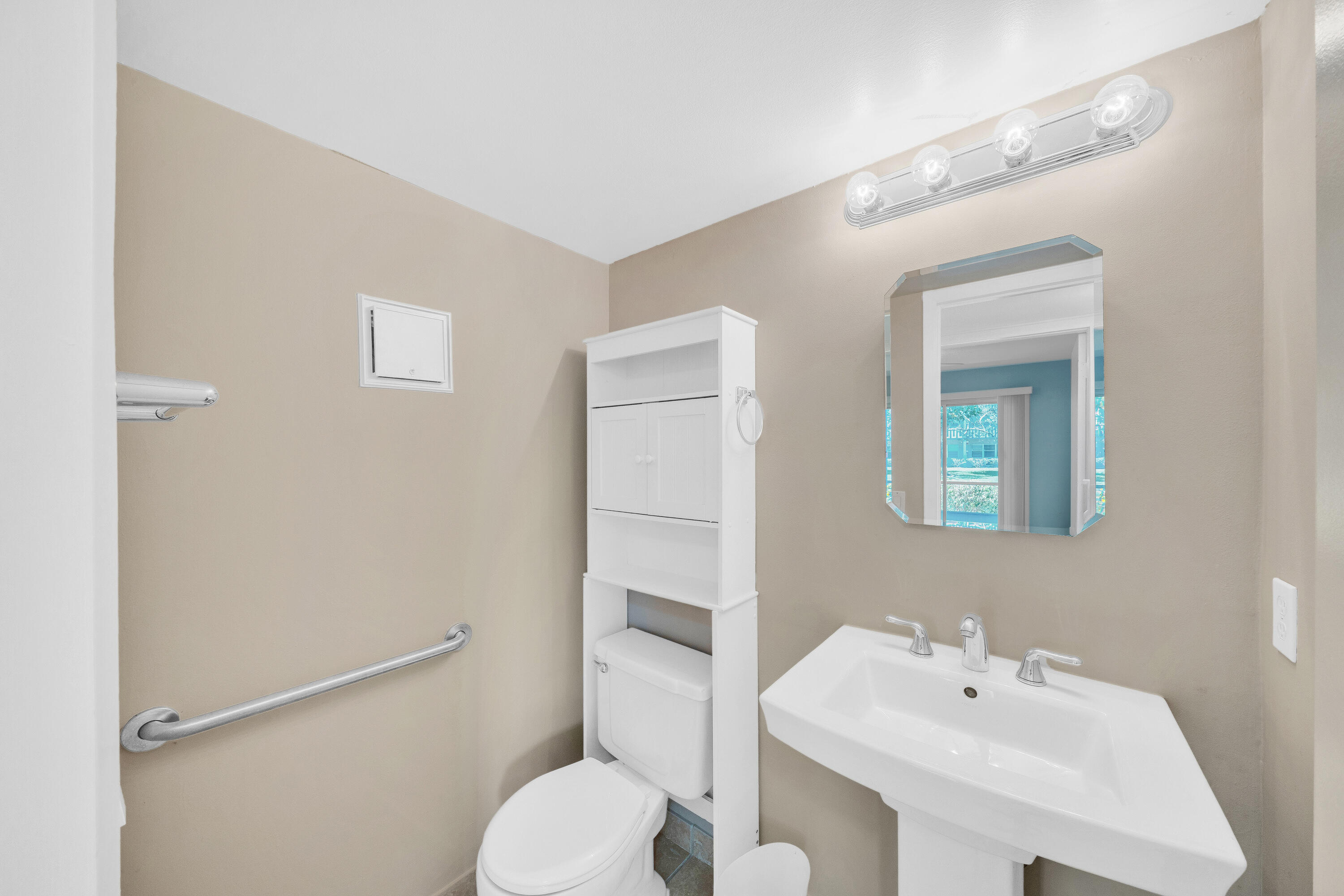 169 Suffolk E Property Photo 22