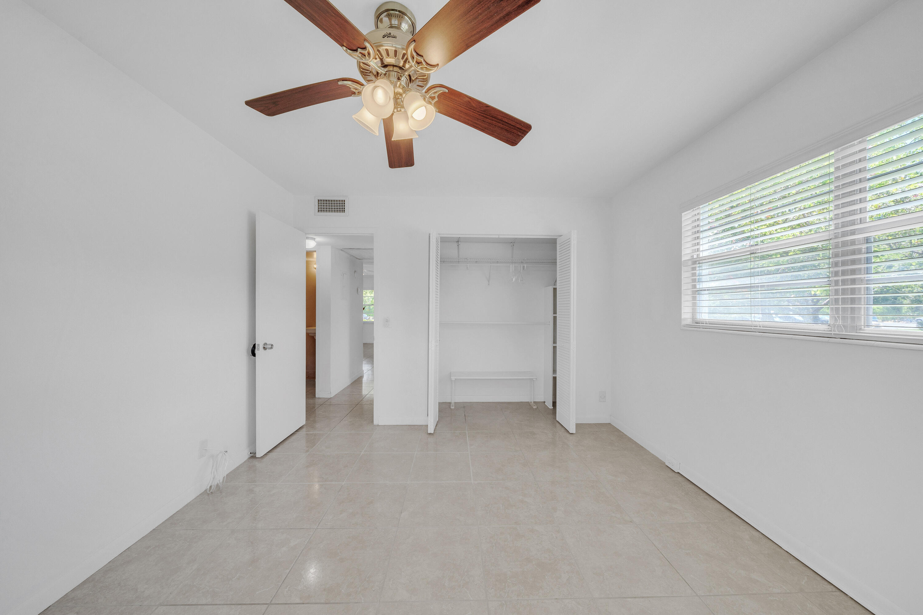 169 Suffolk E Property Photo 25