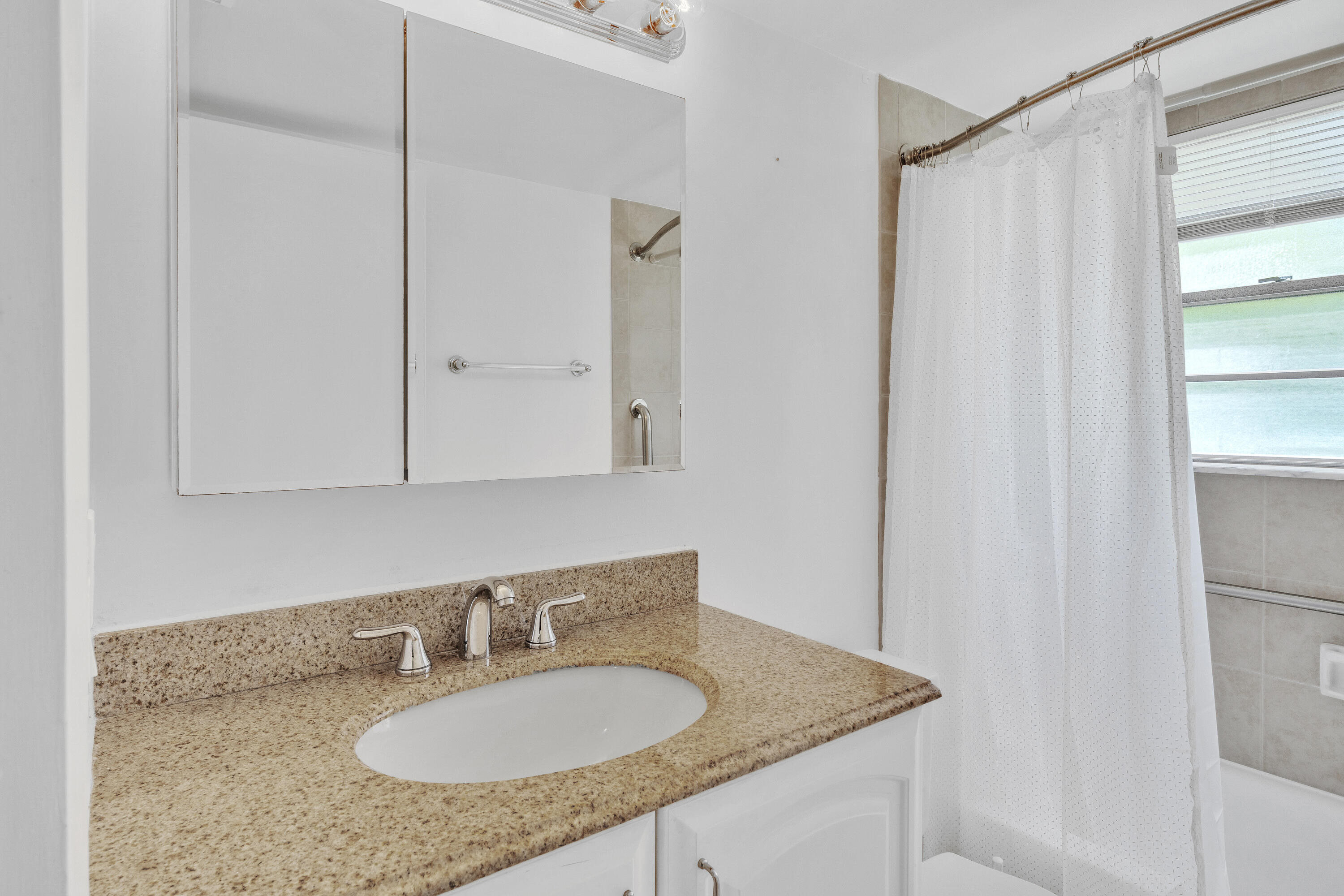169 Suffolk E Property Photo 27