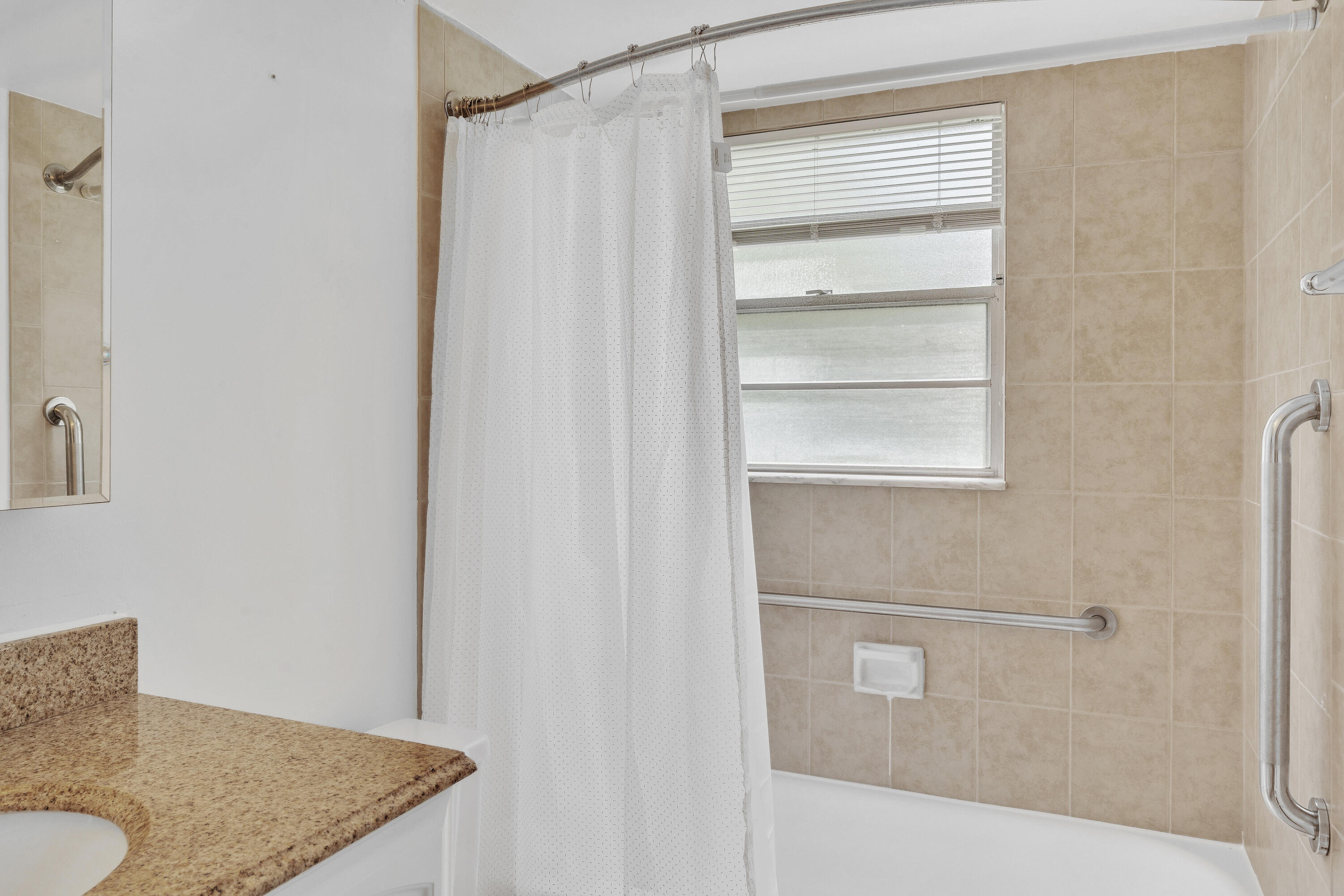 169 Suffolk E Property Photo 28