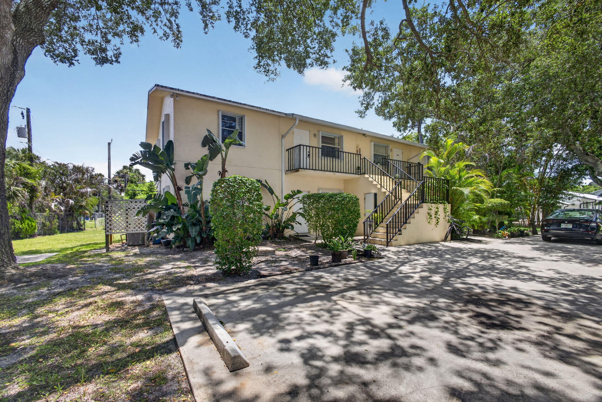 708 Sw Gardens Boulevard Property Photo 5