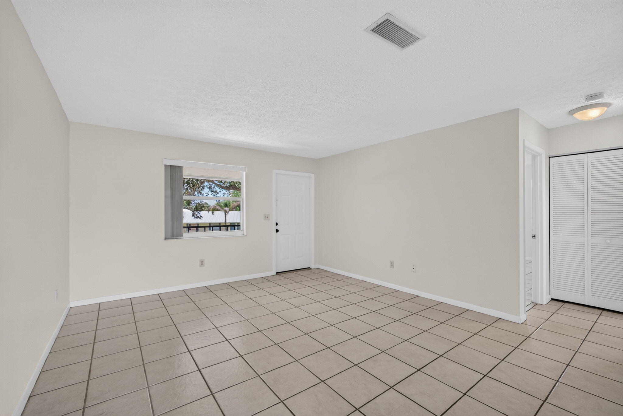708 Sw Gardens Boulevard Property Photo 13