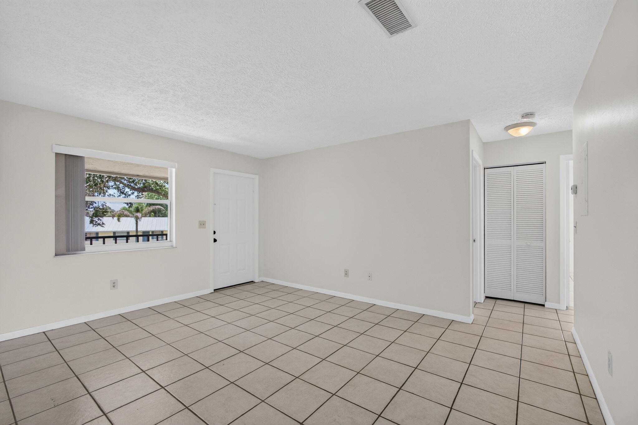 708 Sw Gardens Boulevard Property Photo 14