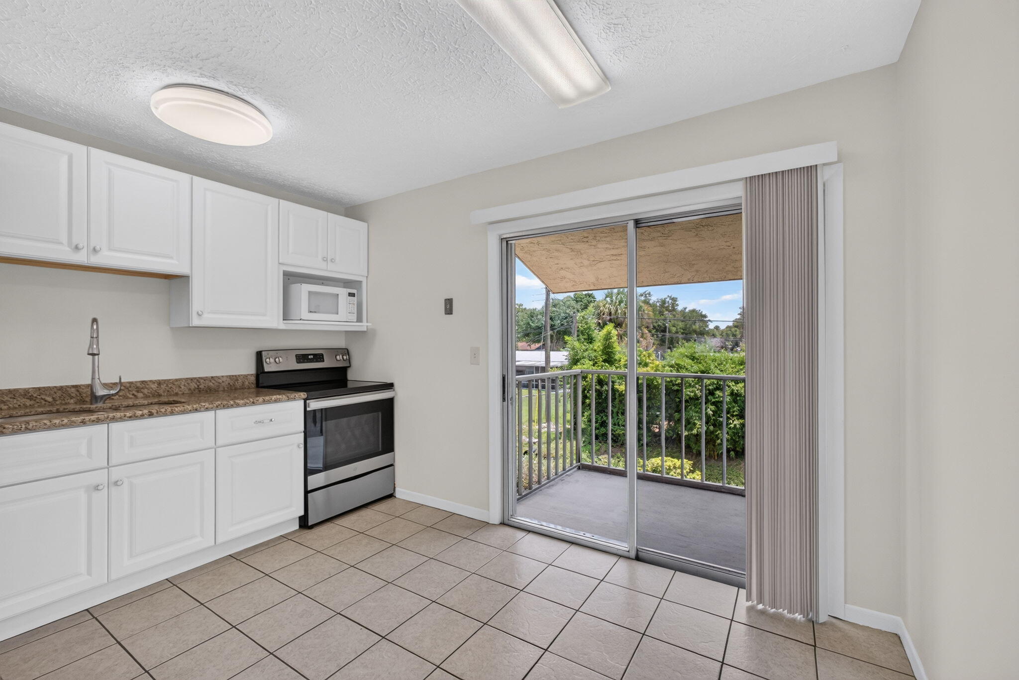 708 Sw Gardens Boulevard Property Photo 15