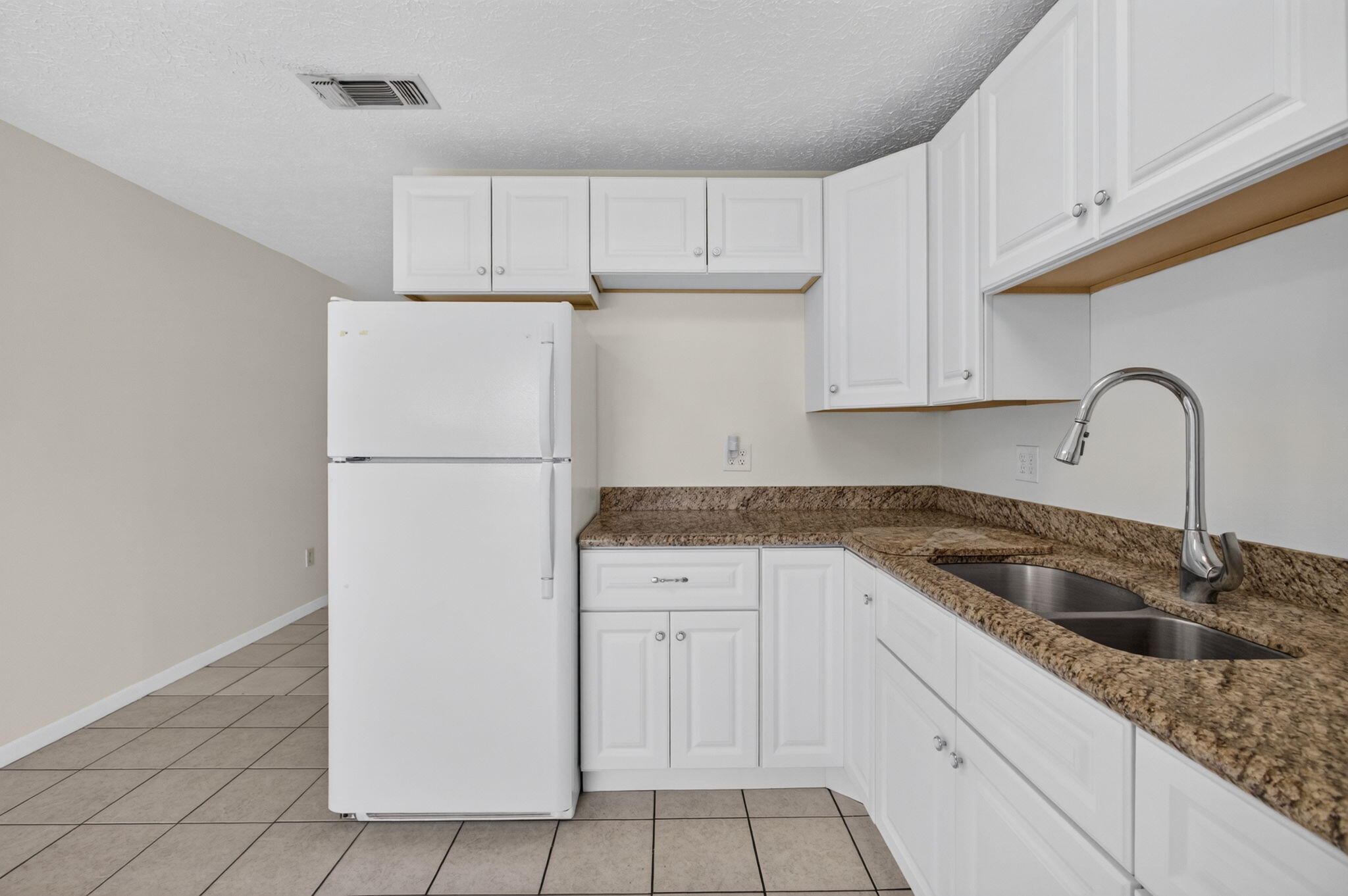 708 Sw Gardens Boulevard Property Photo 18