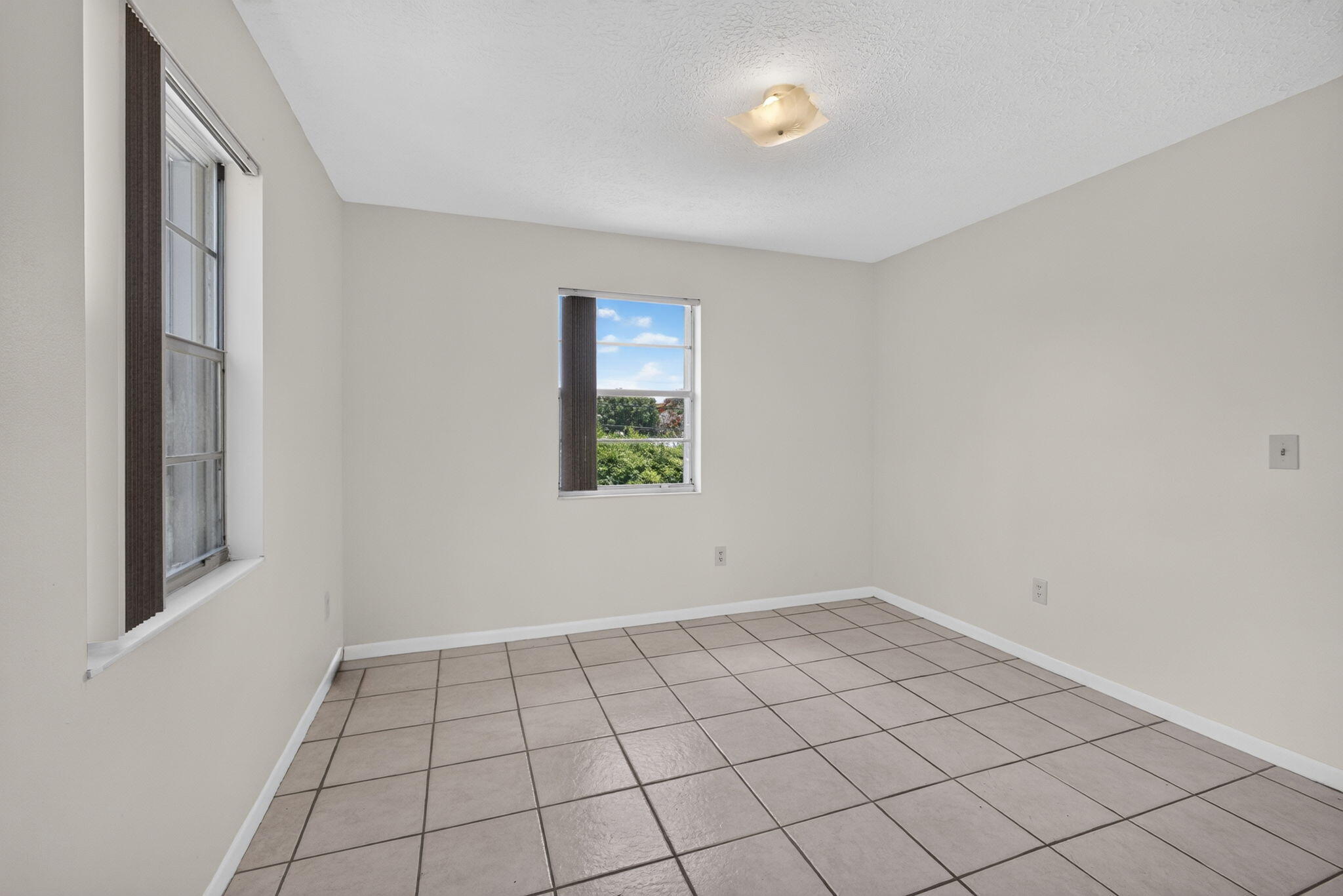 708 Sw Gardens Boulevard Property Photo 32