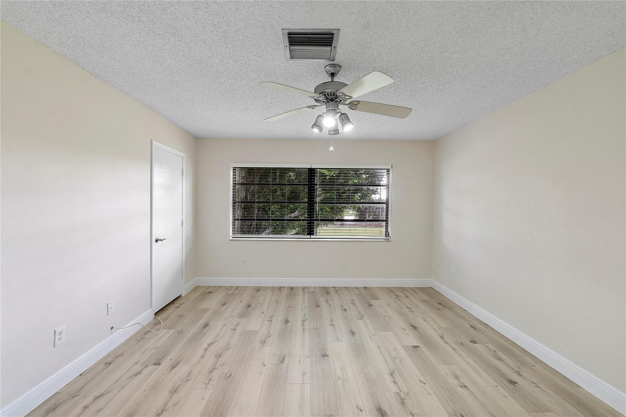 21542 Juego Circle 27h Property Photo 7