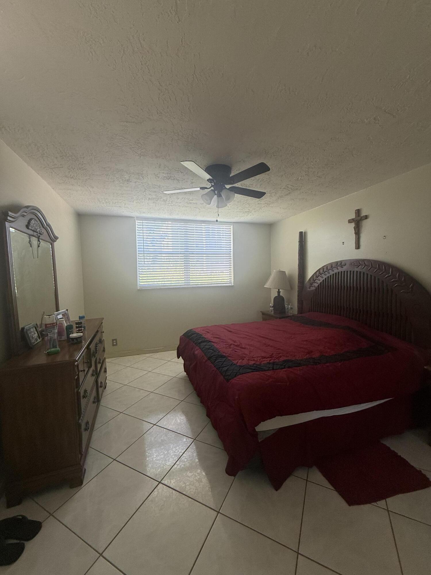 2811 Somerset Drive 118 Property Photo 6