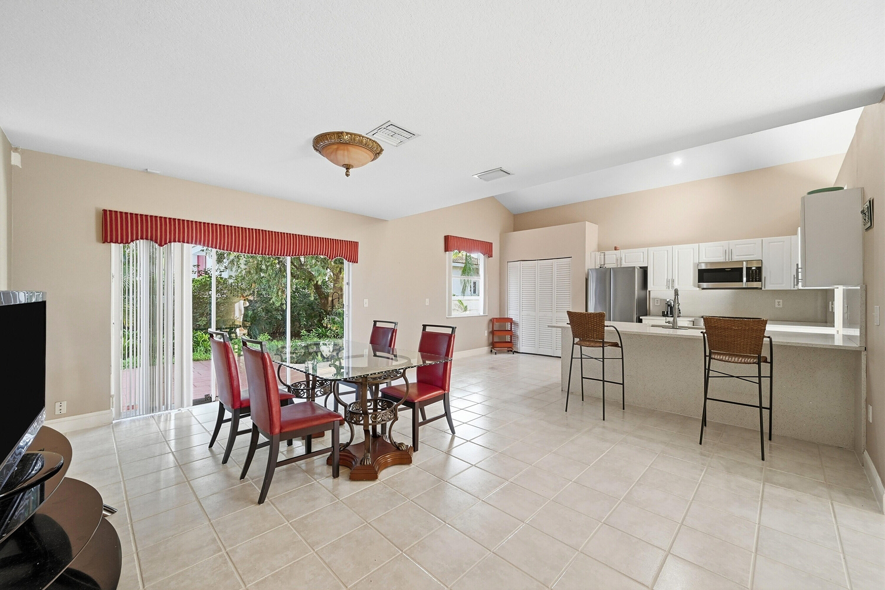 306 Nw 115th Way Property Photo 16
