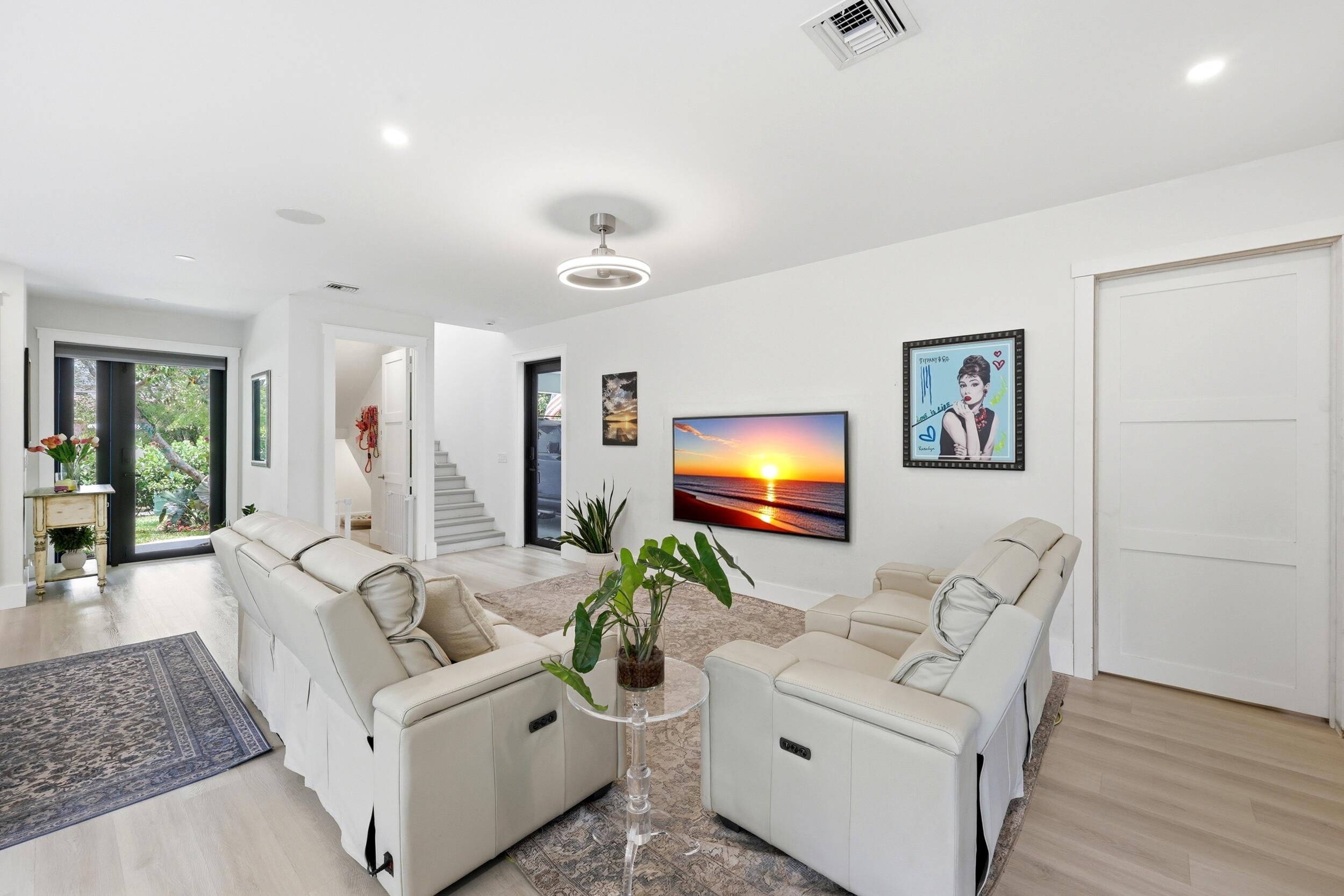 740 Winters Street Property Photo 4