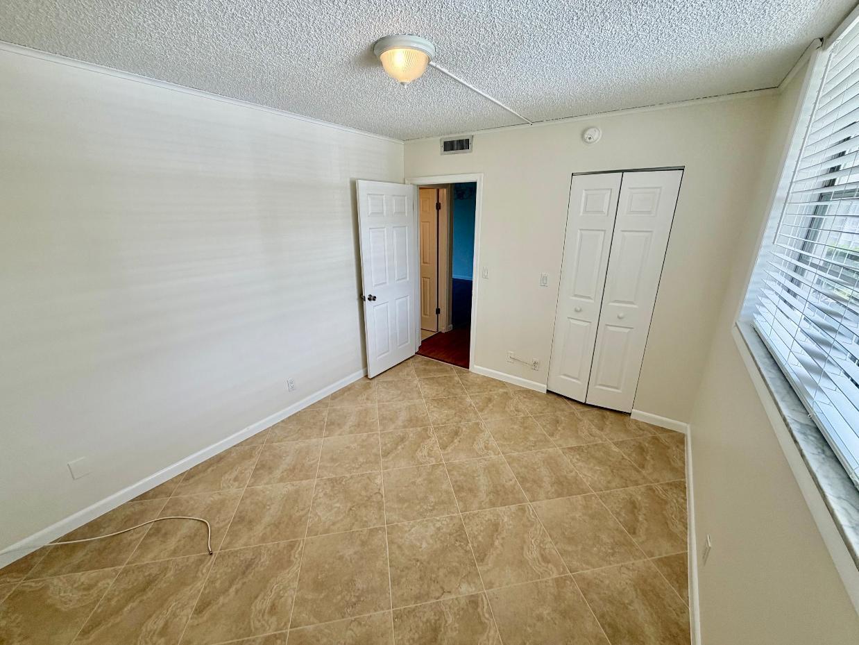 9230 Lagoon Place 110 Property Photo 11