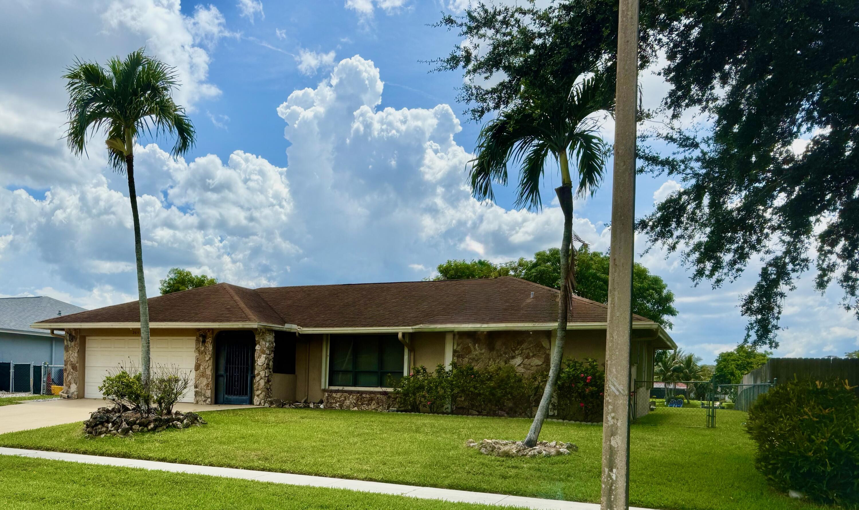 264 Las Palmas Street Property Photo 2