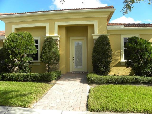 10010 SW Canossa Way Property Photo 1