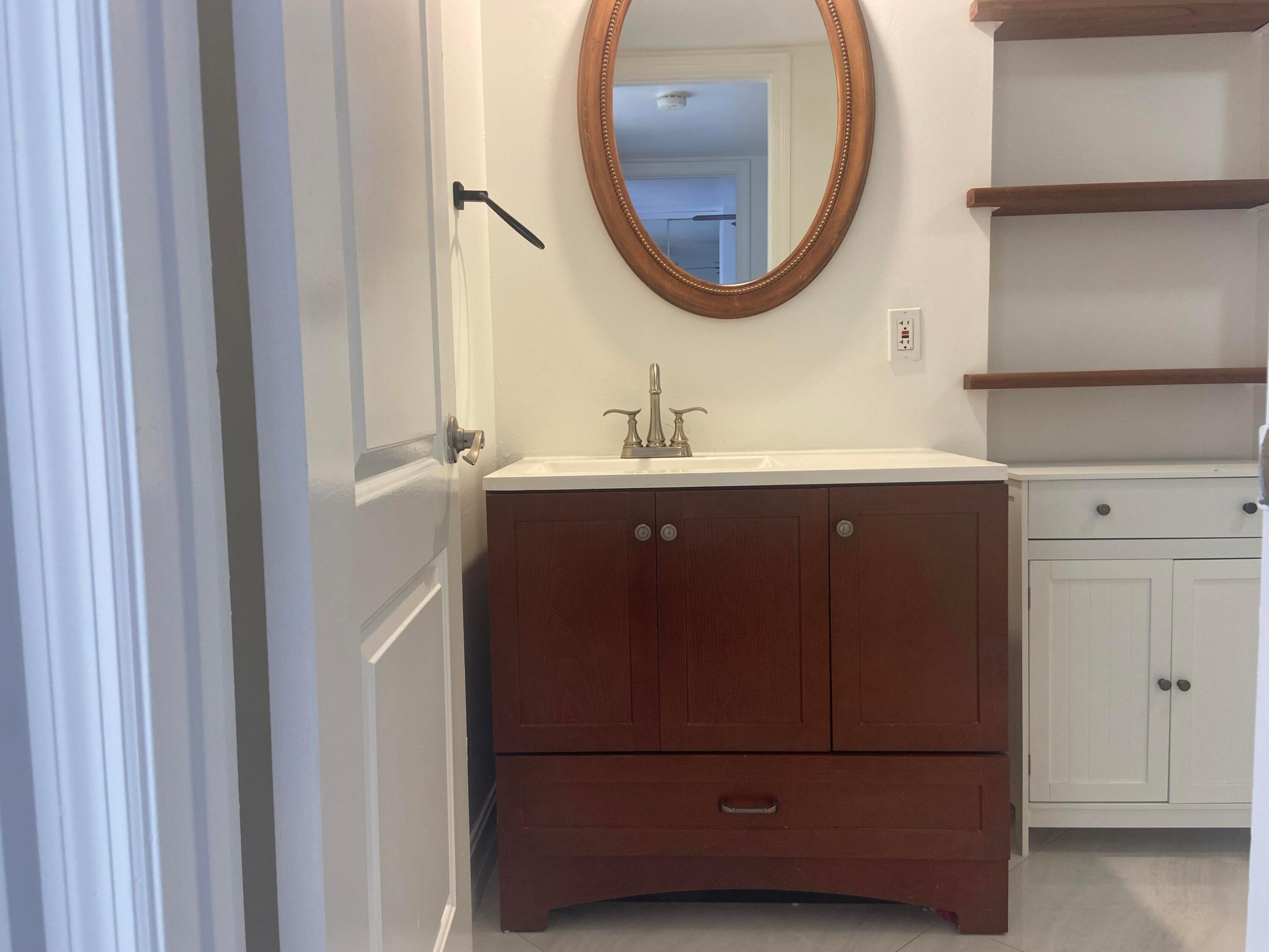 910 9th Way Property Photo 18