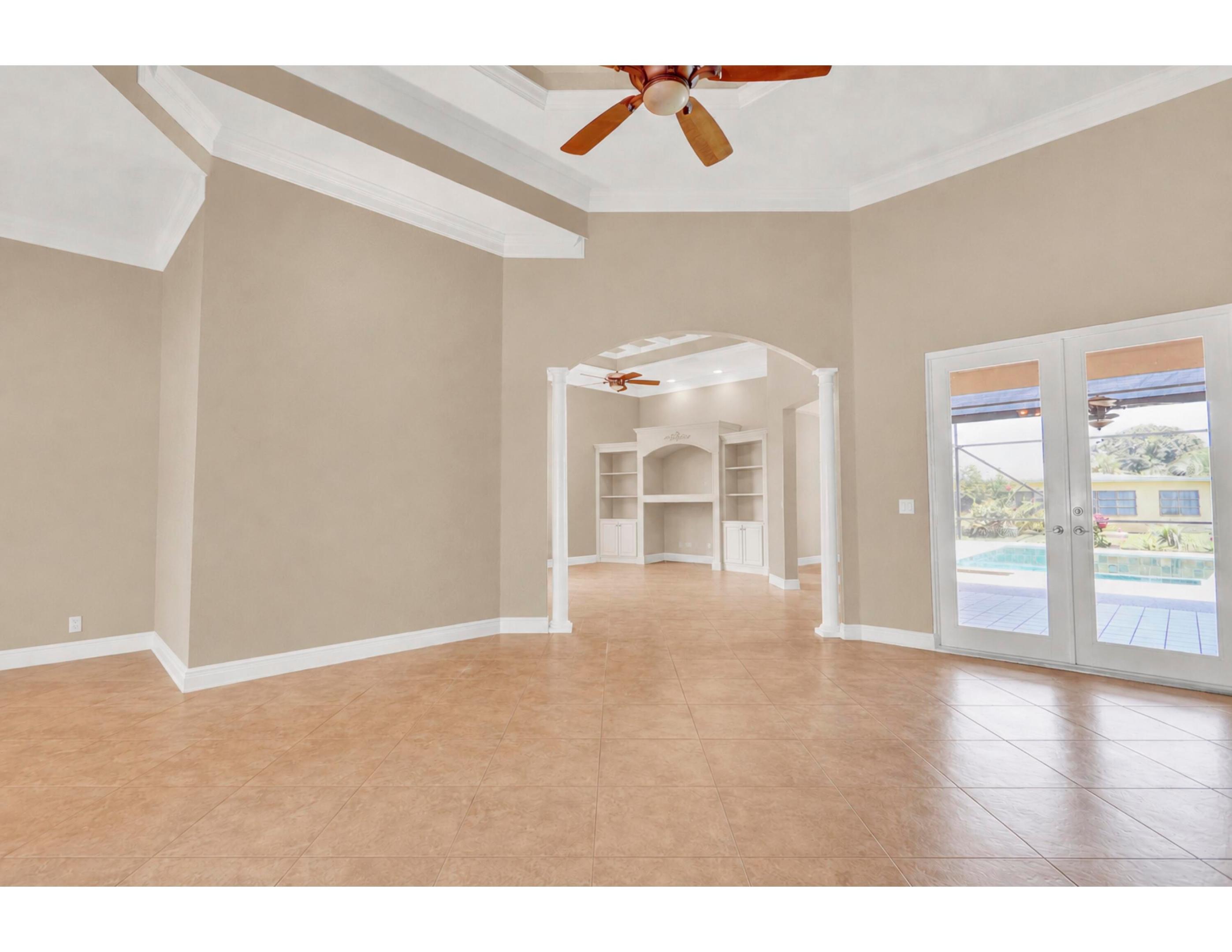 2043 Se Bisbee Street Property Photo 14