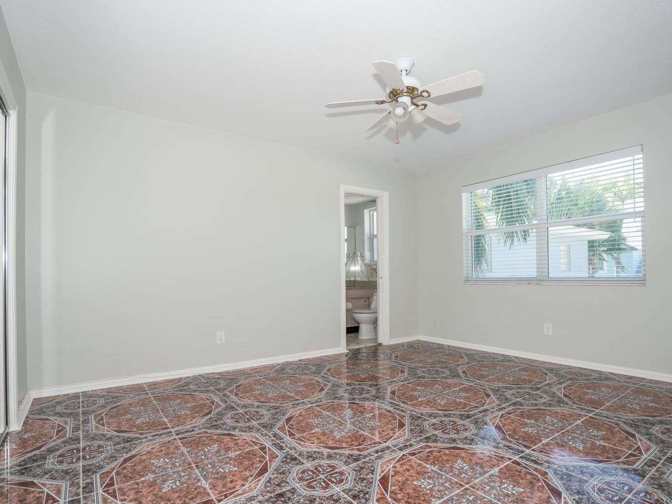 131 N Golfview Road 4 Property Photo 8
