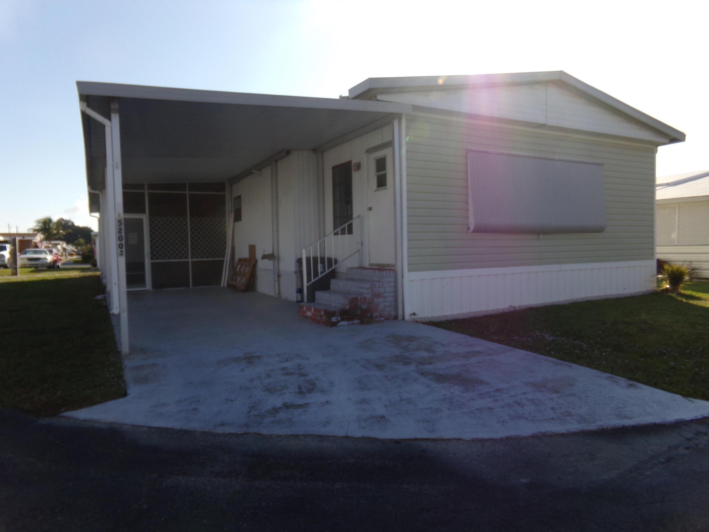 52004 Florinada Bay Property Photo 1