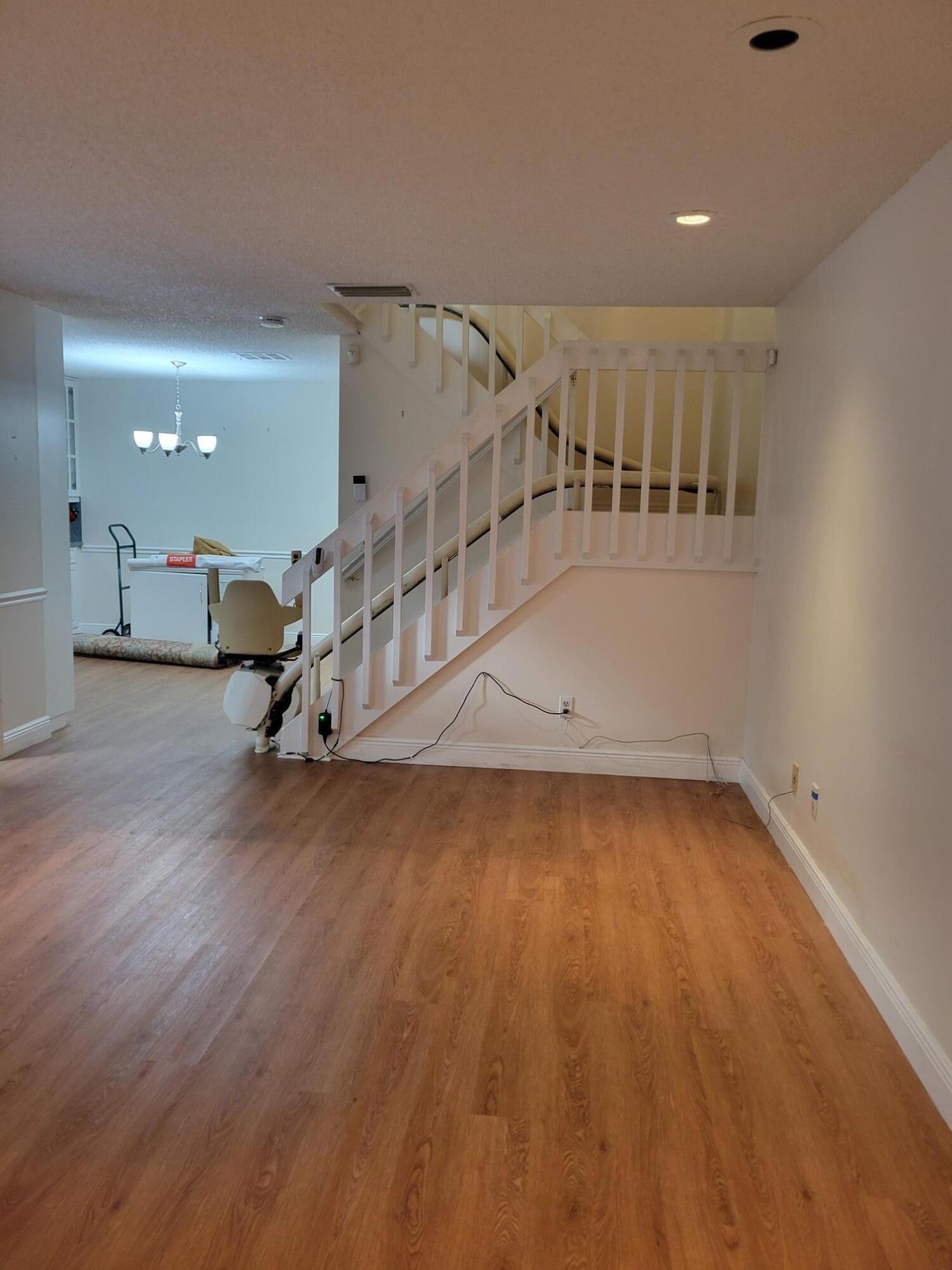 903 Se Camelot Gardens Boulevard Se Property Photo 6