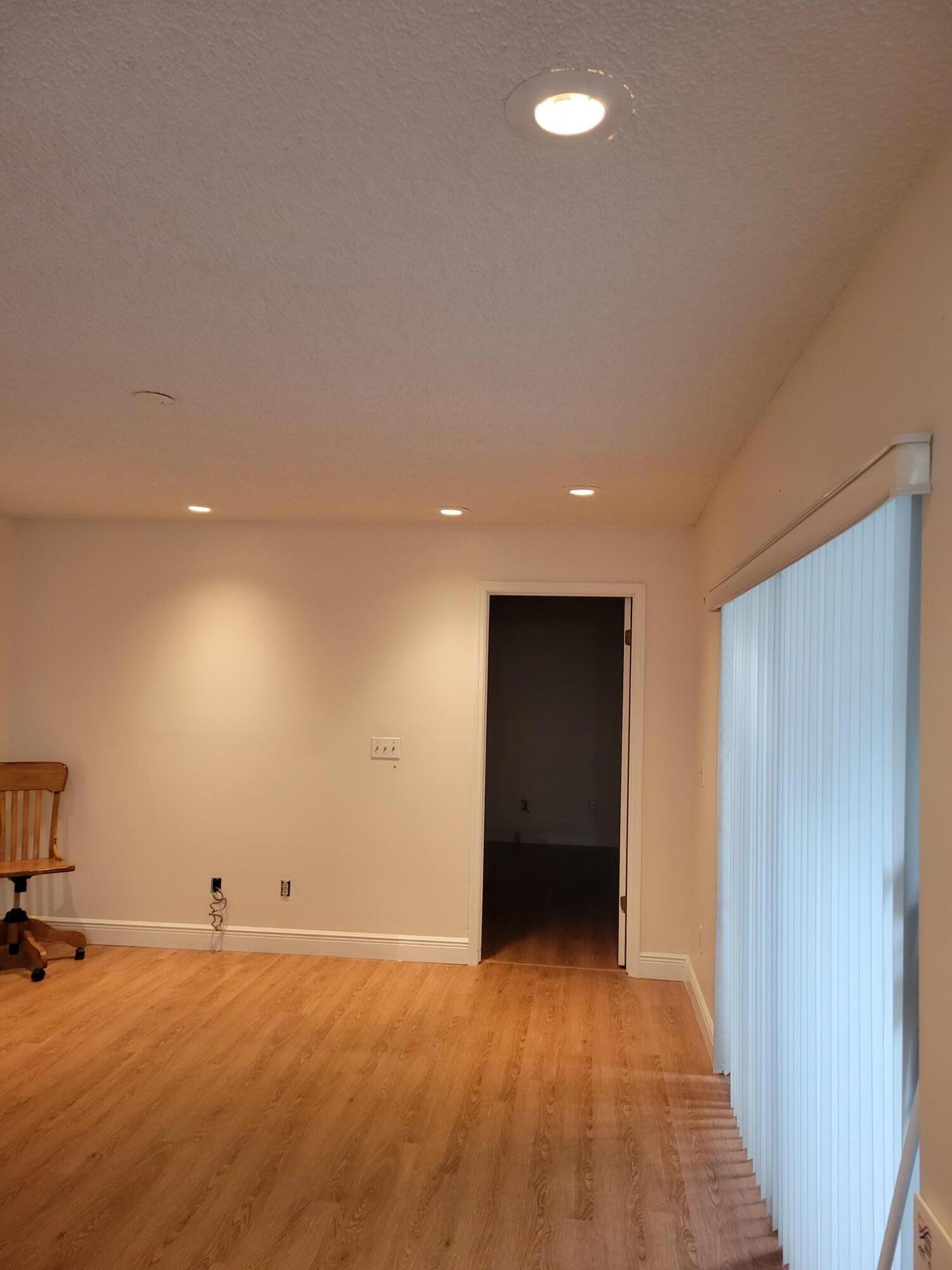 903 Se Camelot Gardens Boulevard Se Property Photo 9