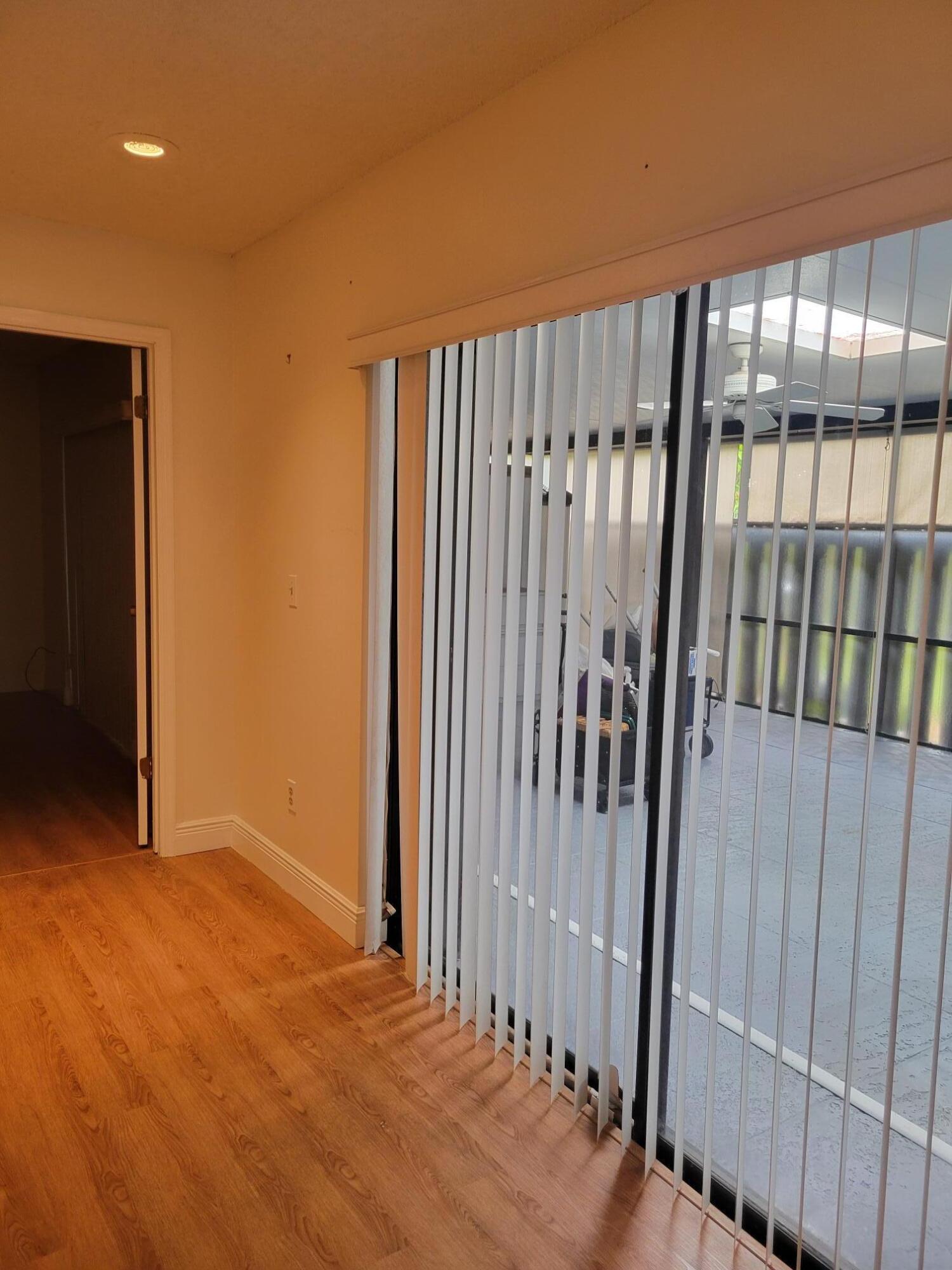 903 Se Camelot Gardens Boulevard Se Property Photo 10