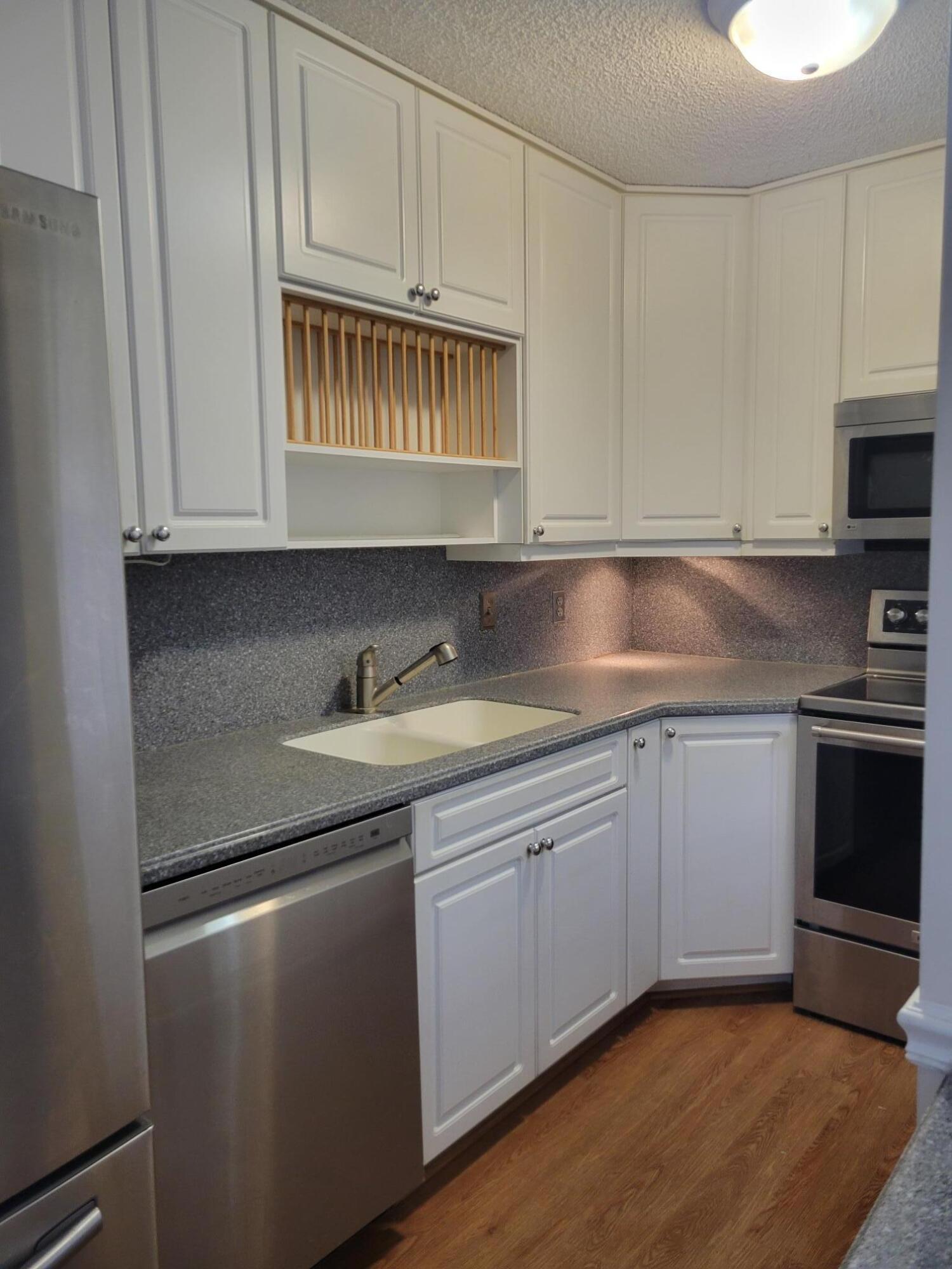903 Se Camelot Gardens Boulevard Se Property Photo 22