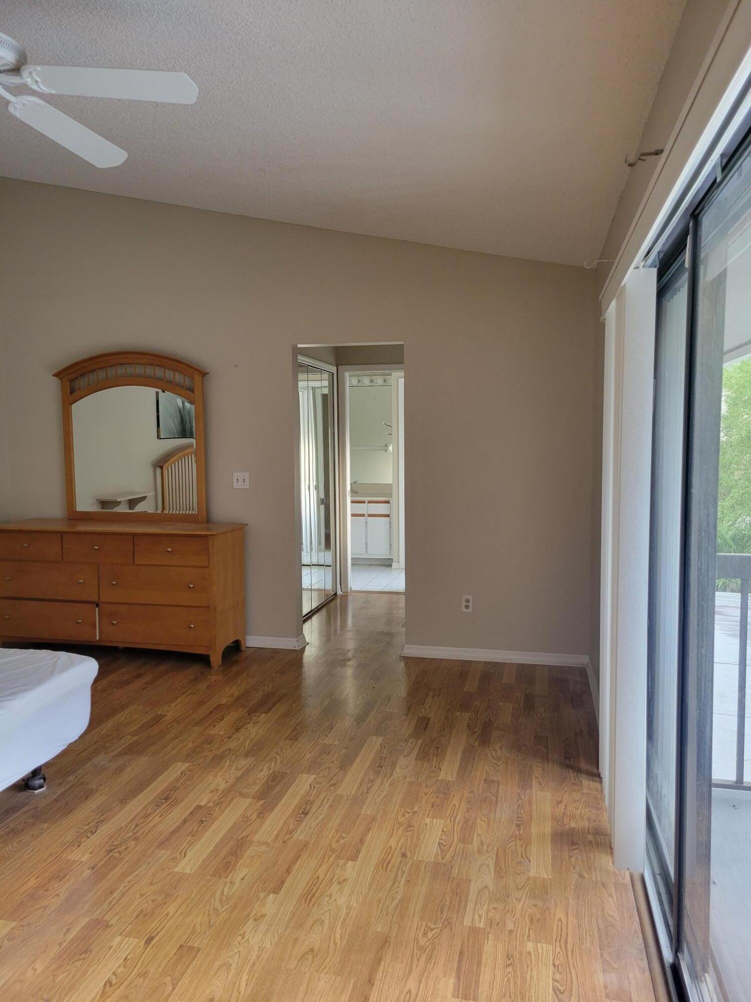 903 Se Camelot Gardens Boulevard Se Property Photo 49