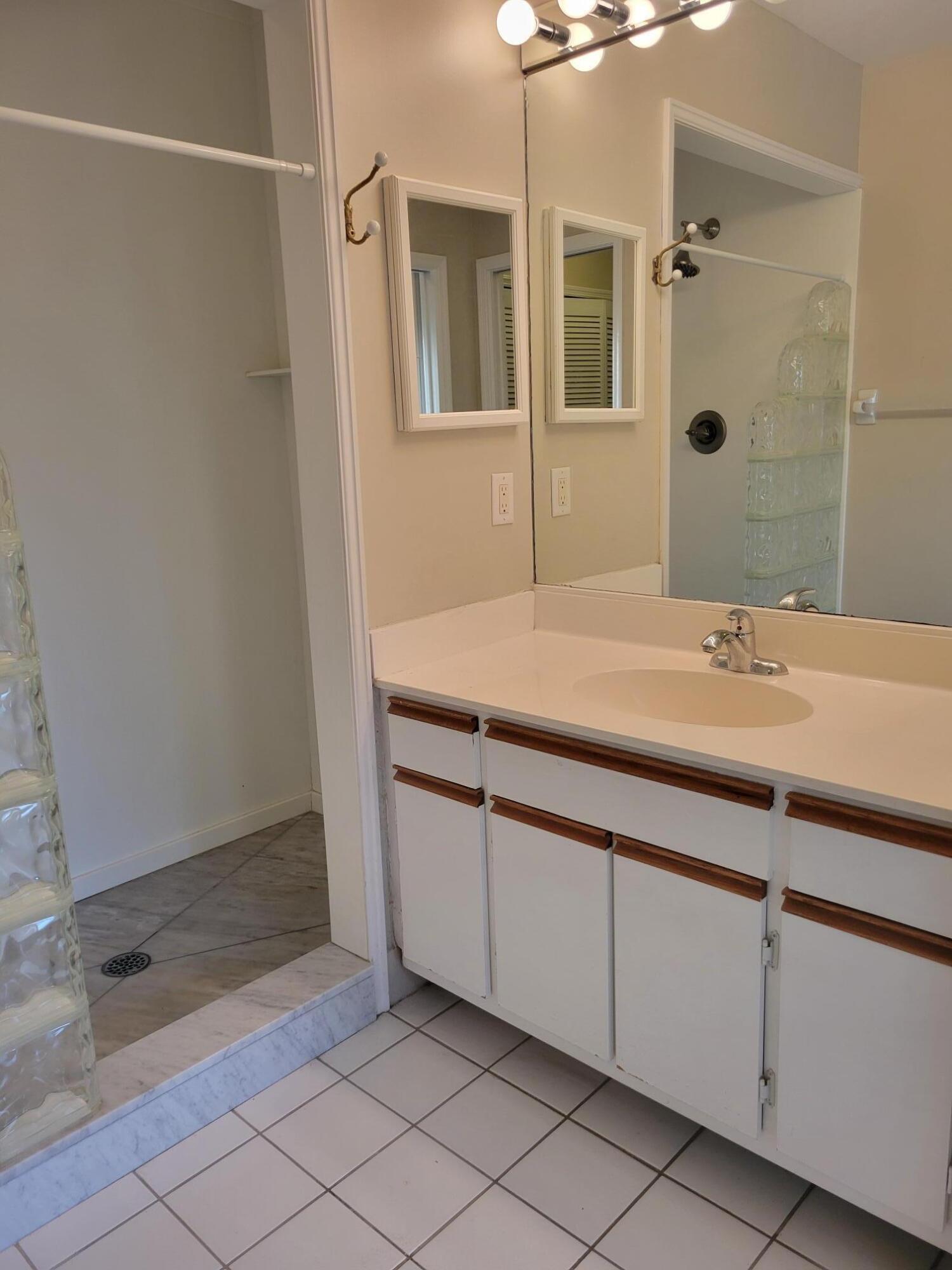 903 Se Camelot Gardens Boulevard Se Property Photo 62