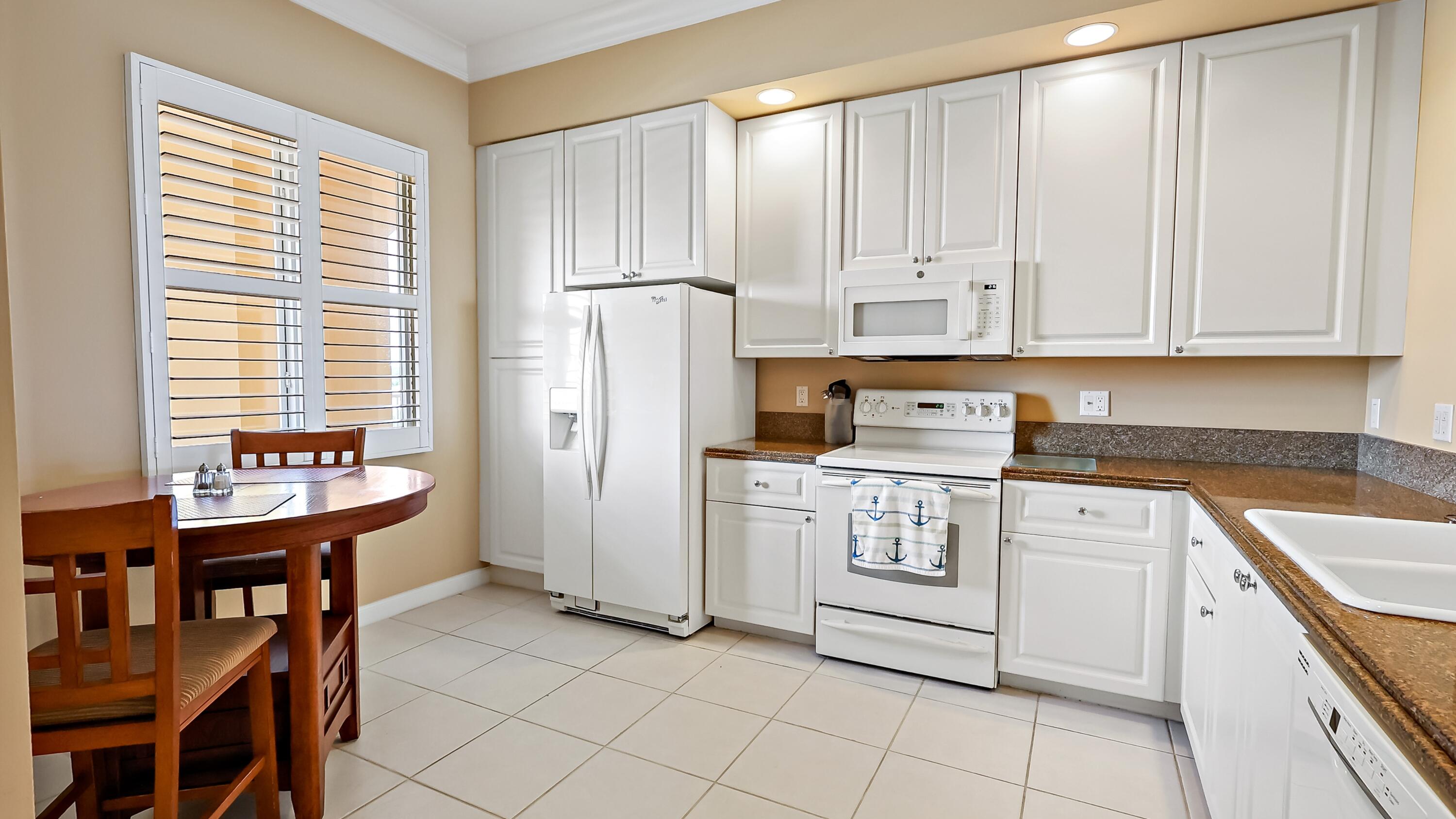 4 E Harbour Isle Drive E Ph04 Property Photo 8