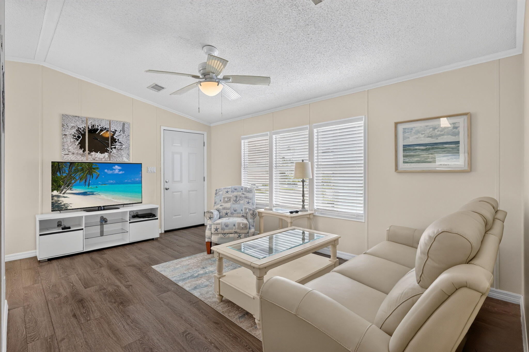 351 Nettles Boulevard Property Photo 3