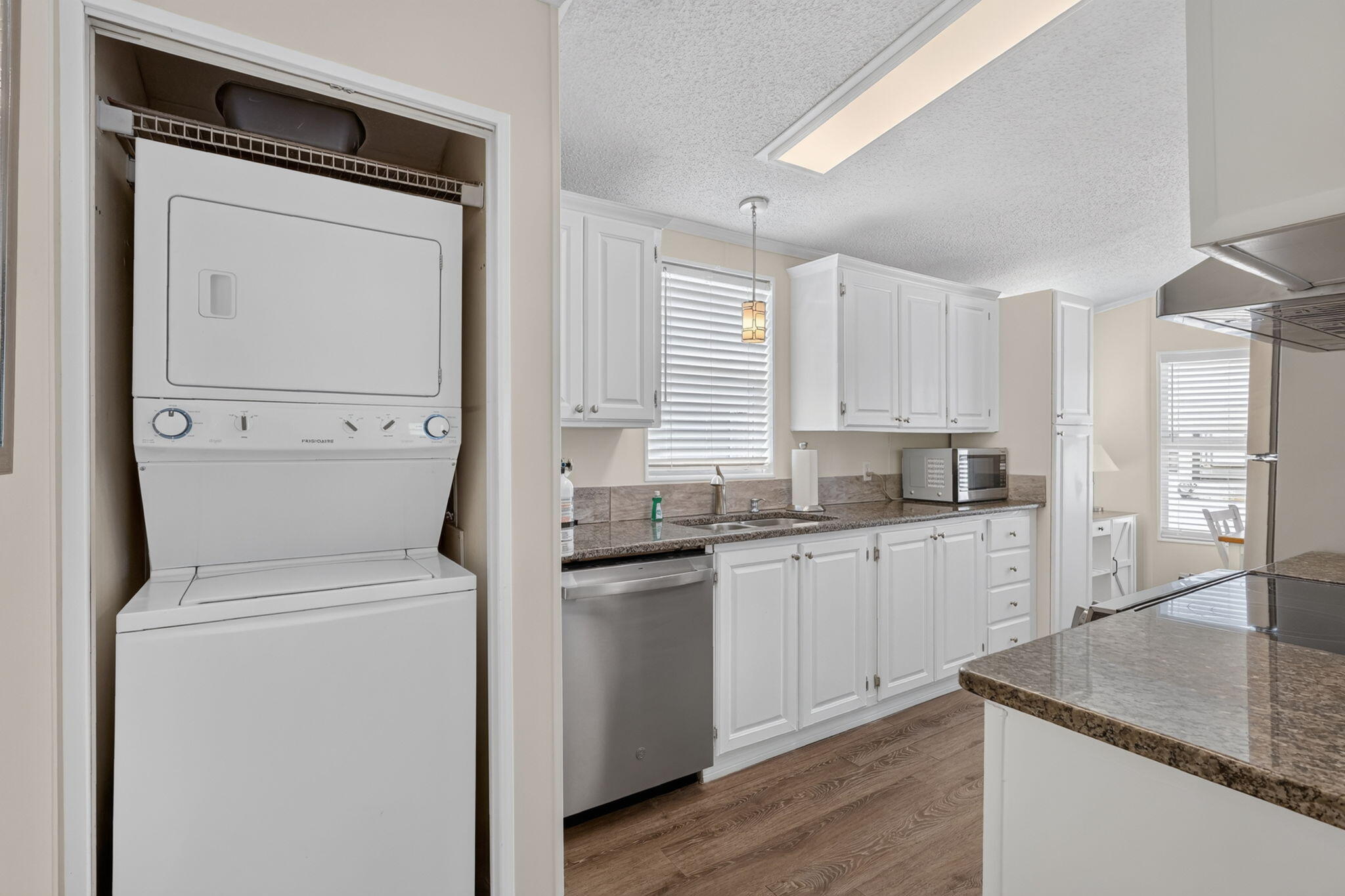 351 Nettles Boulevard Property Photo 6