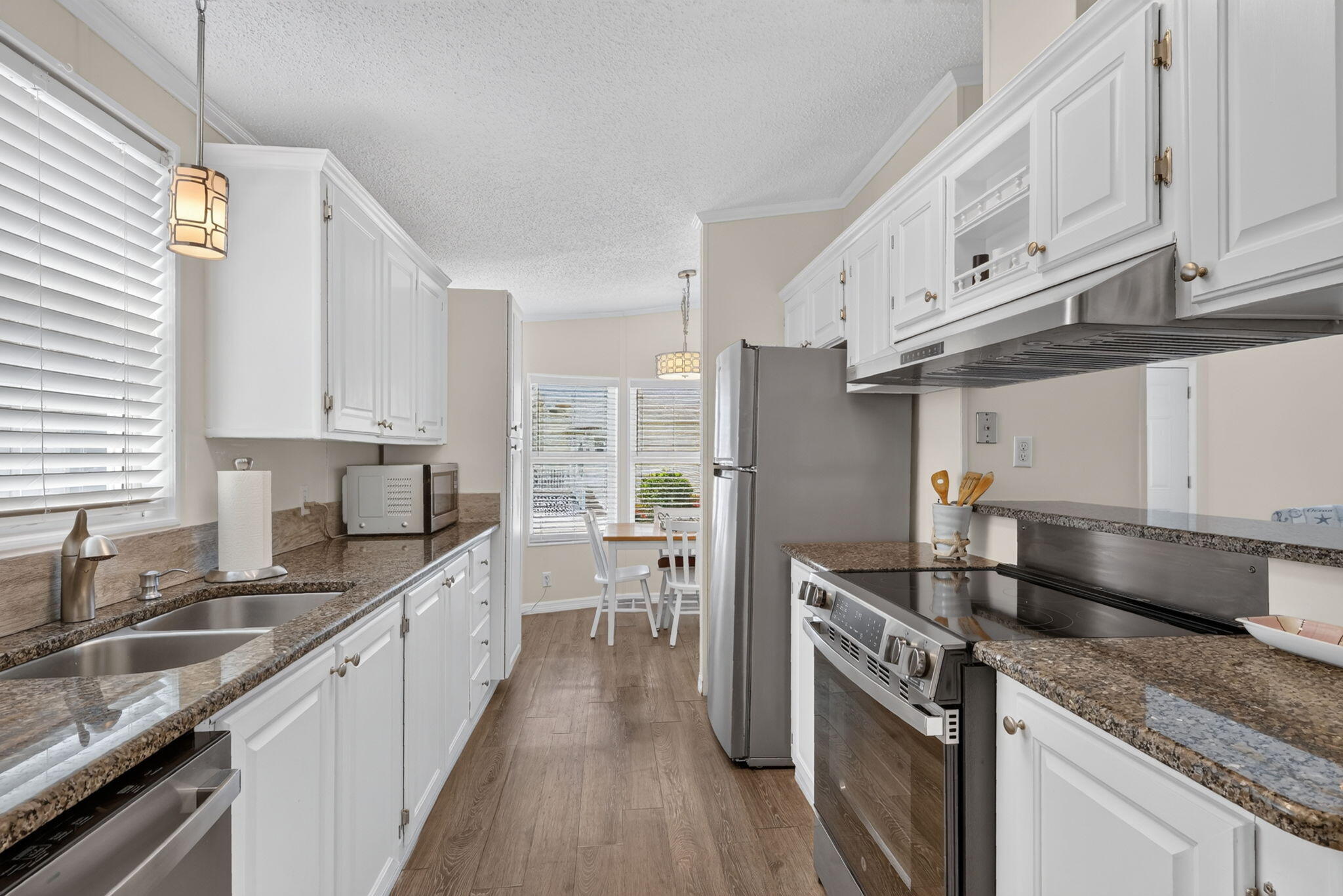 351 Nettles Boulevard Property Photo 7