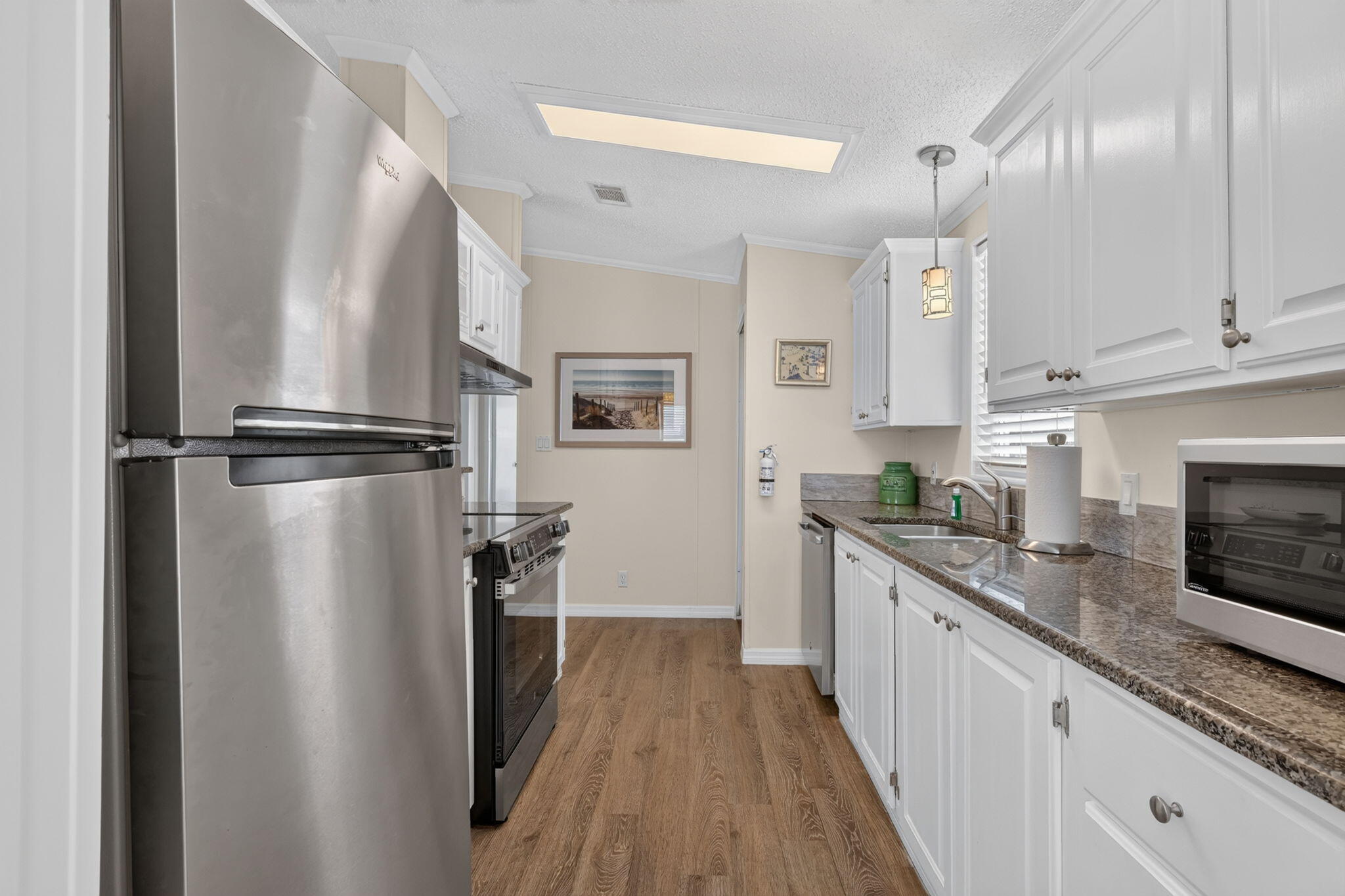 351 Nettles Boulevard Property Photo 18
