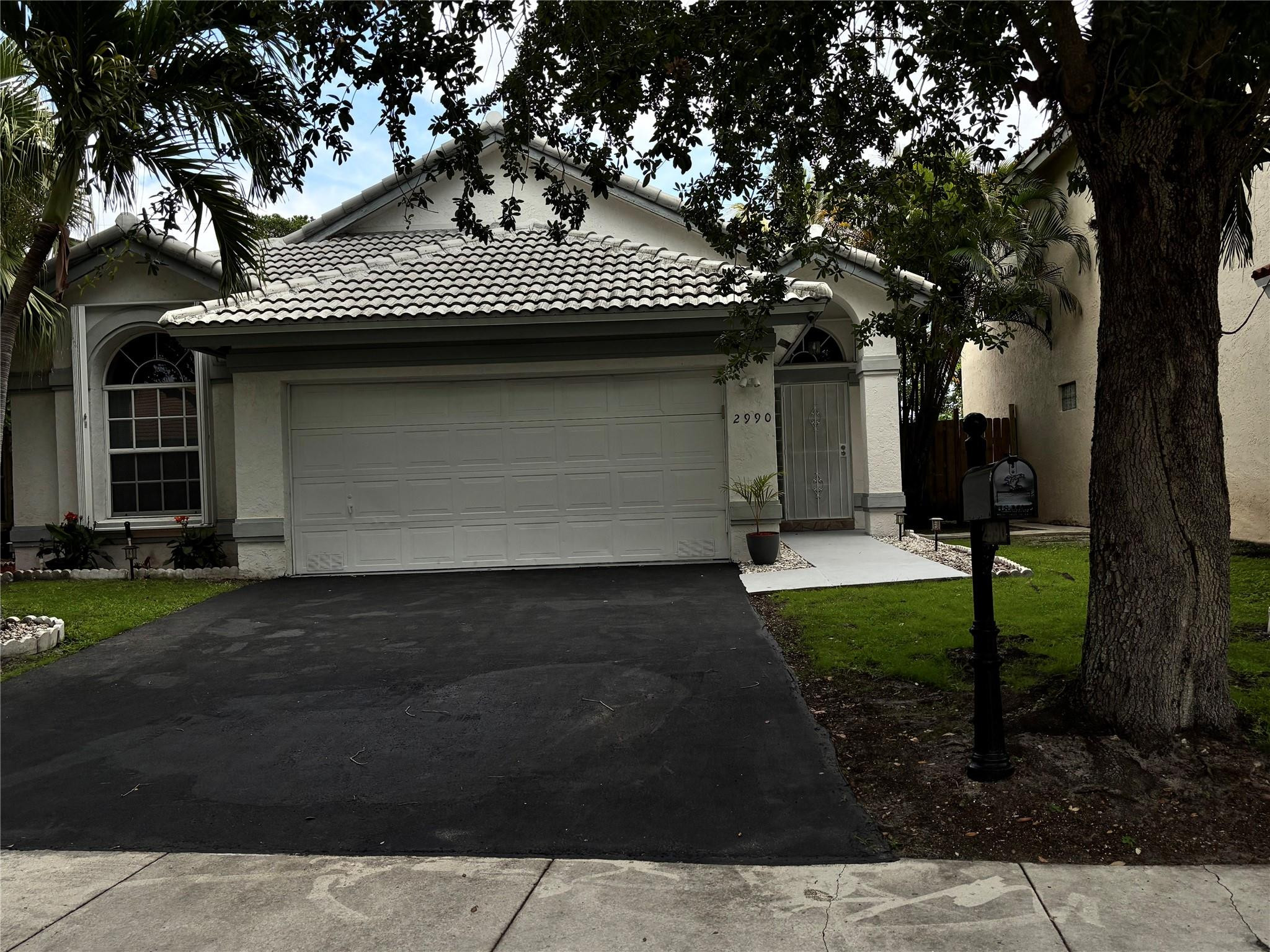 2990 Nw 68th Avenue Property Photo 6
