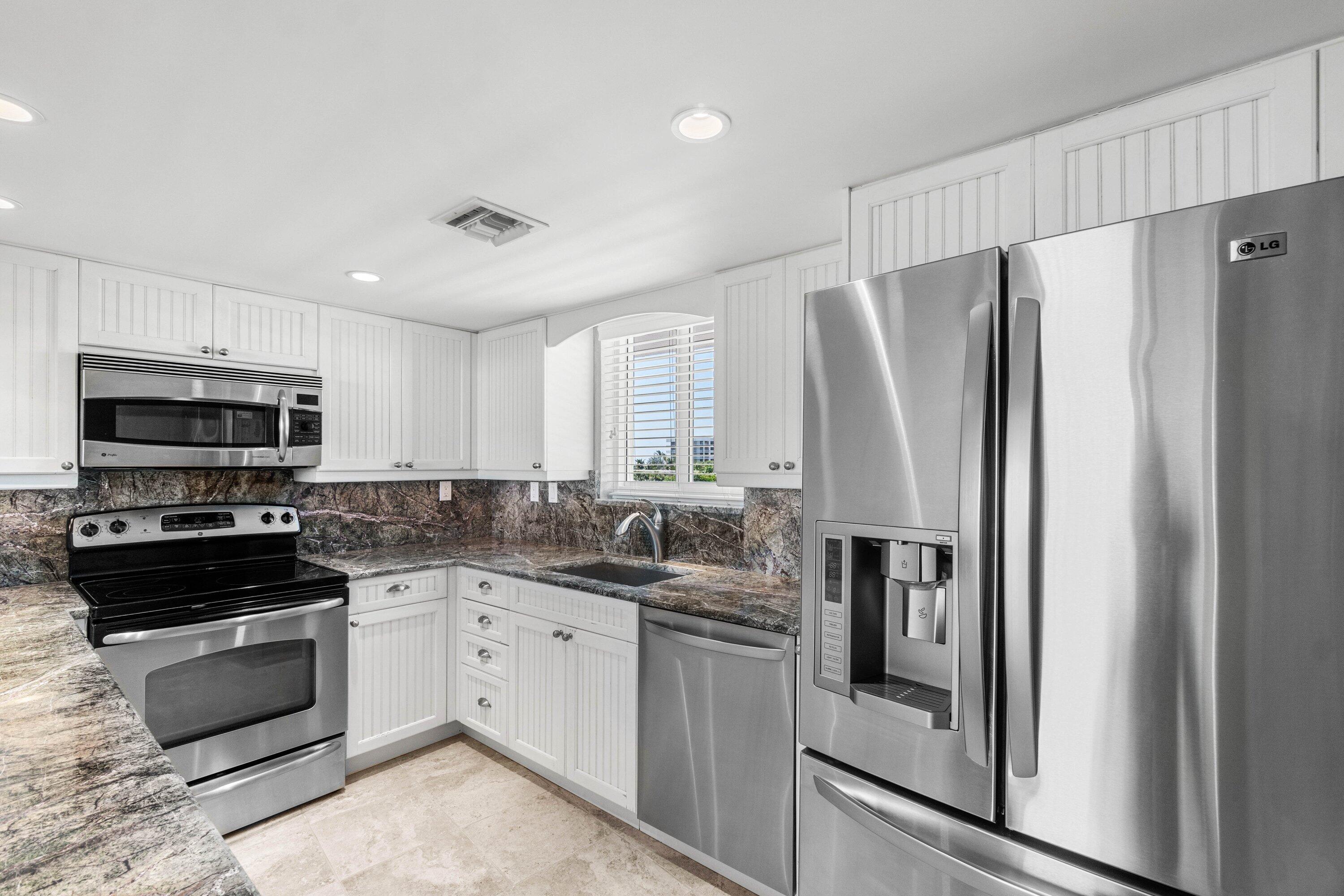 2505 S Ocean Boulevard 515 Property Photo 10