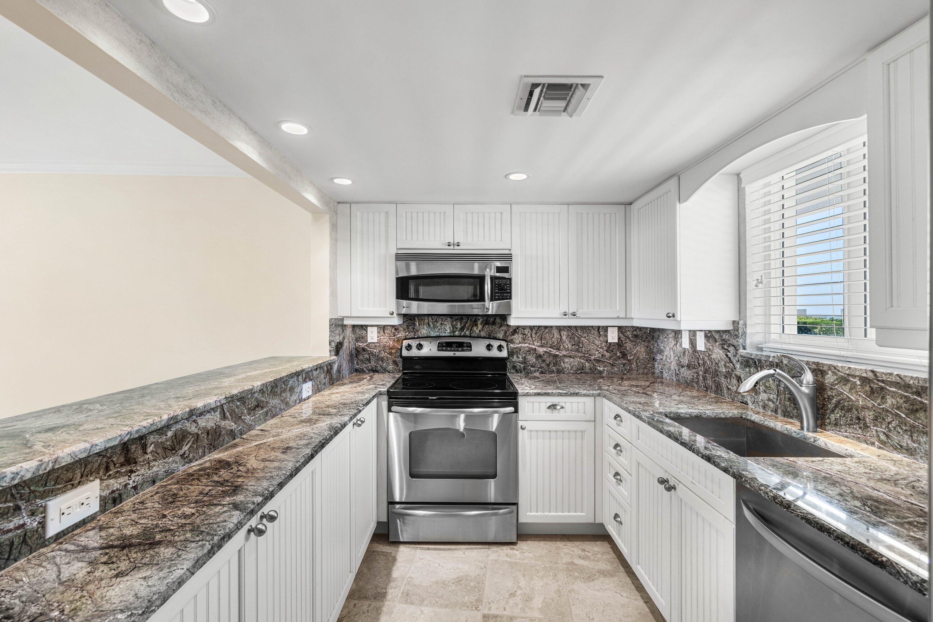 2505 S Ocean Boulevard 515 Property Photo 11