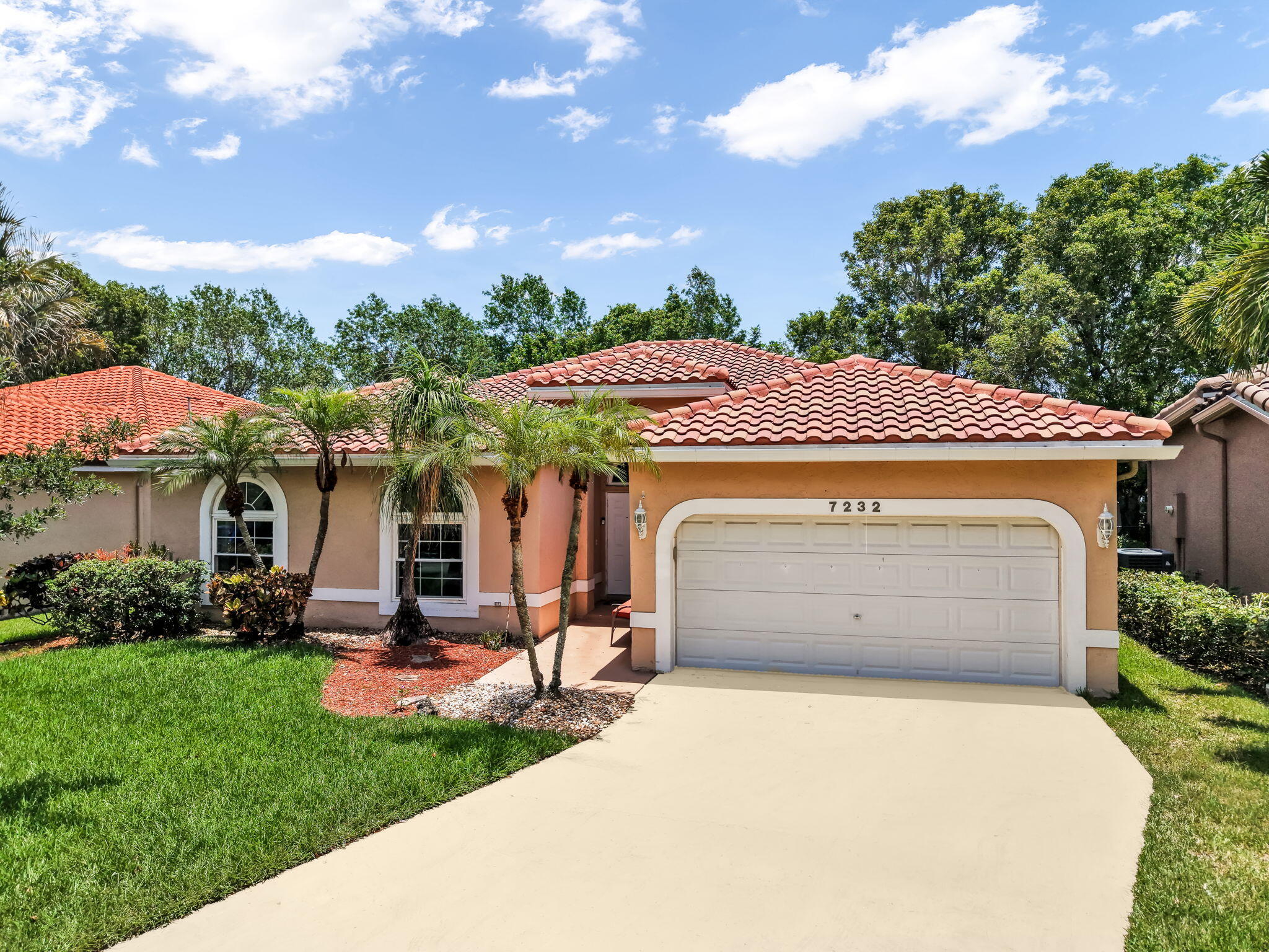 7232 NW 58th Way Property Photo 1