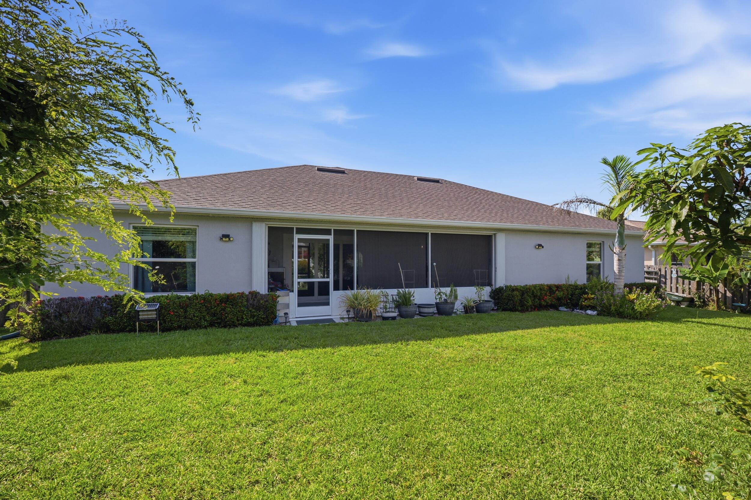 2081 Sw Tropical Terrace Property Photo 43