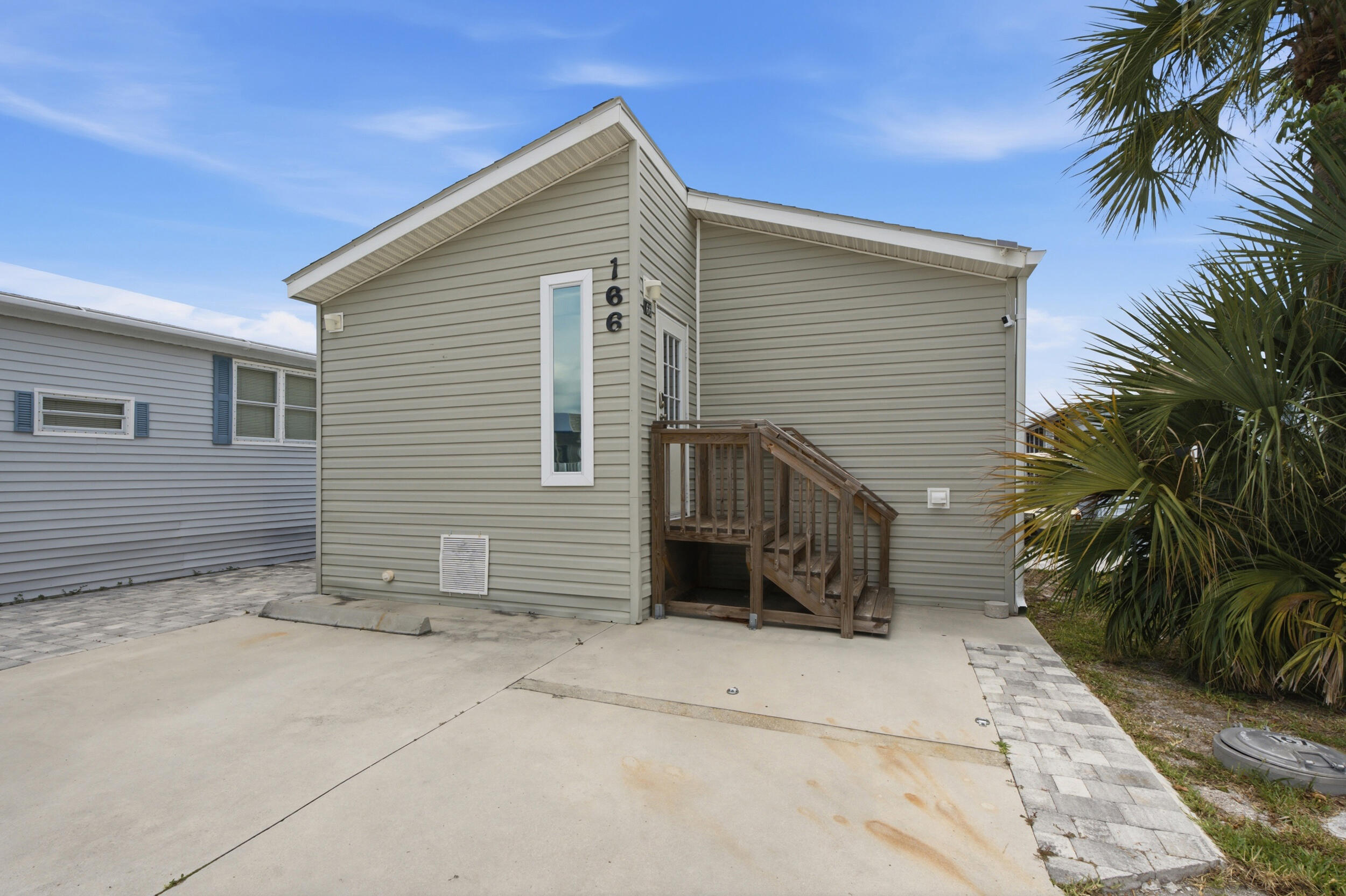 166 Nettles Boulevard Property Photo 1