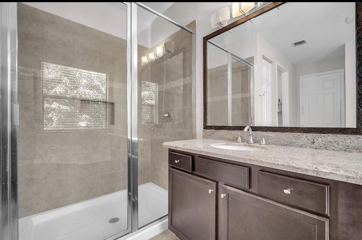 8104 Rainforest Jasper Lane Property Photo 13