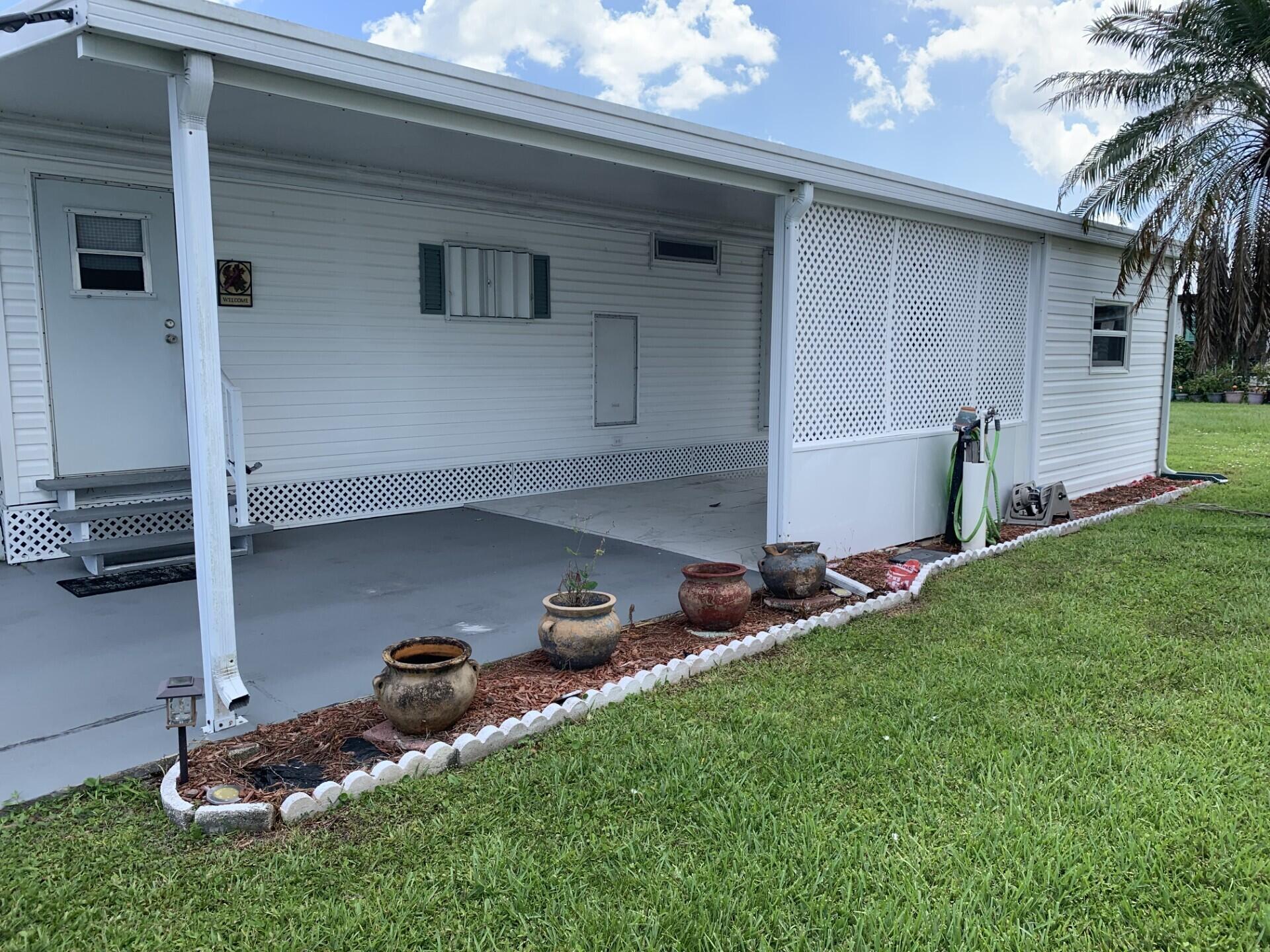 40 Florida Way Property Photo 2