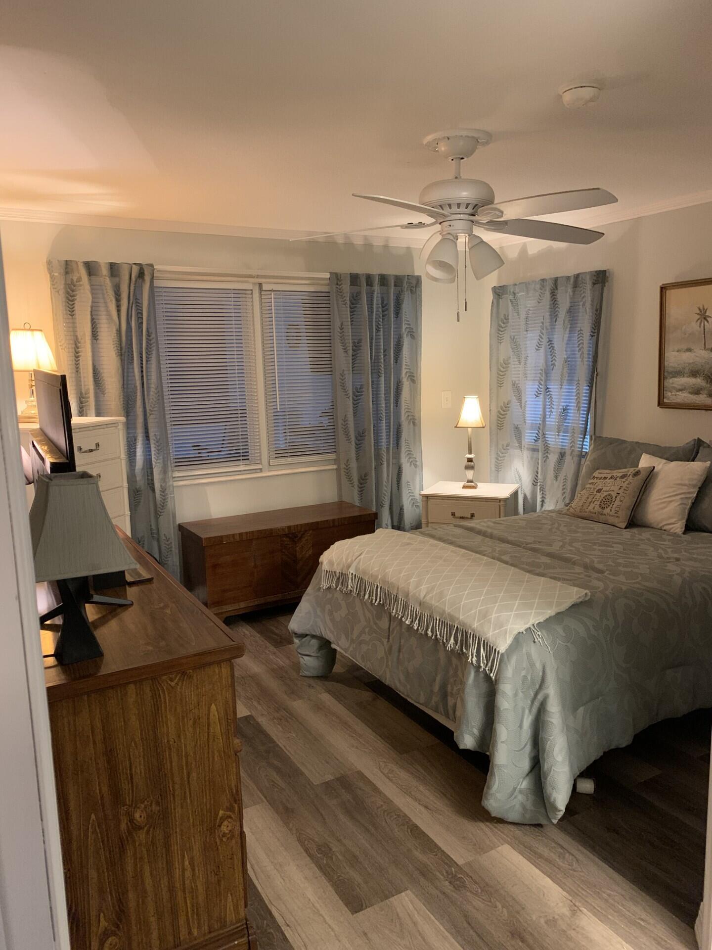 40 Florida Way Property Photo 9